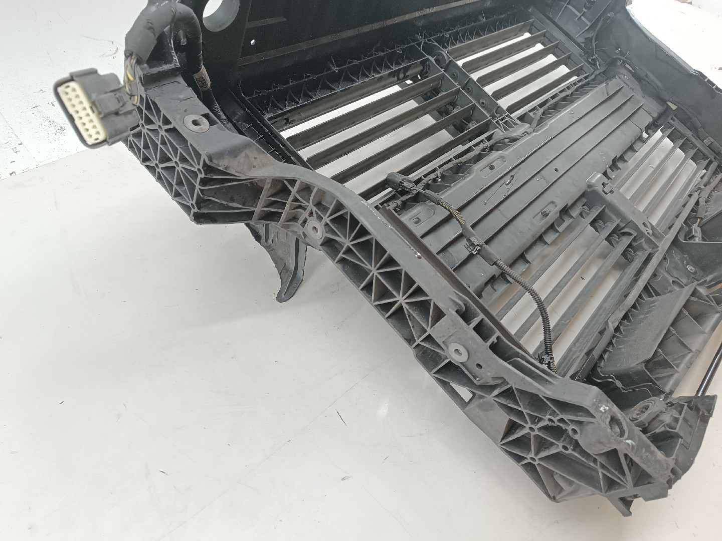 Frente em Fibra ou Chapa FORD FOCUS IV Turnier (HP) | 18 -  Imagem-3