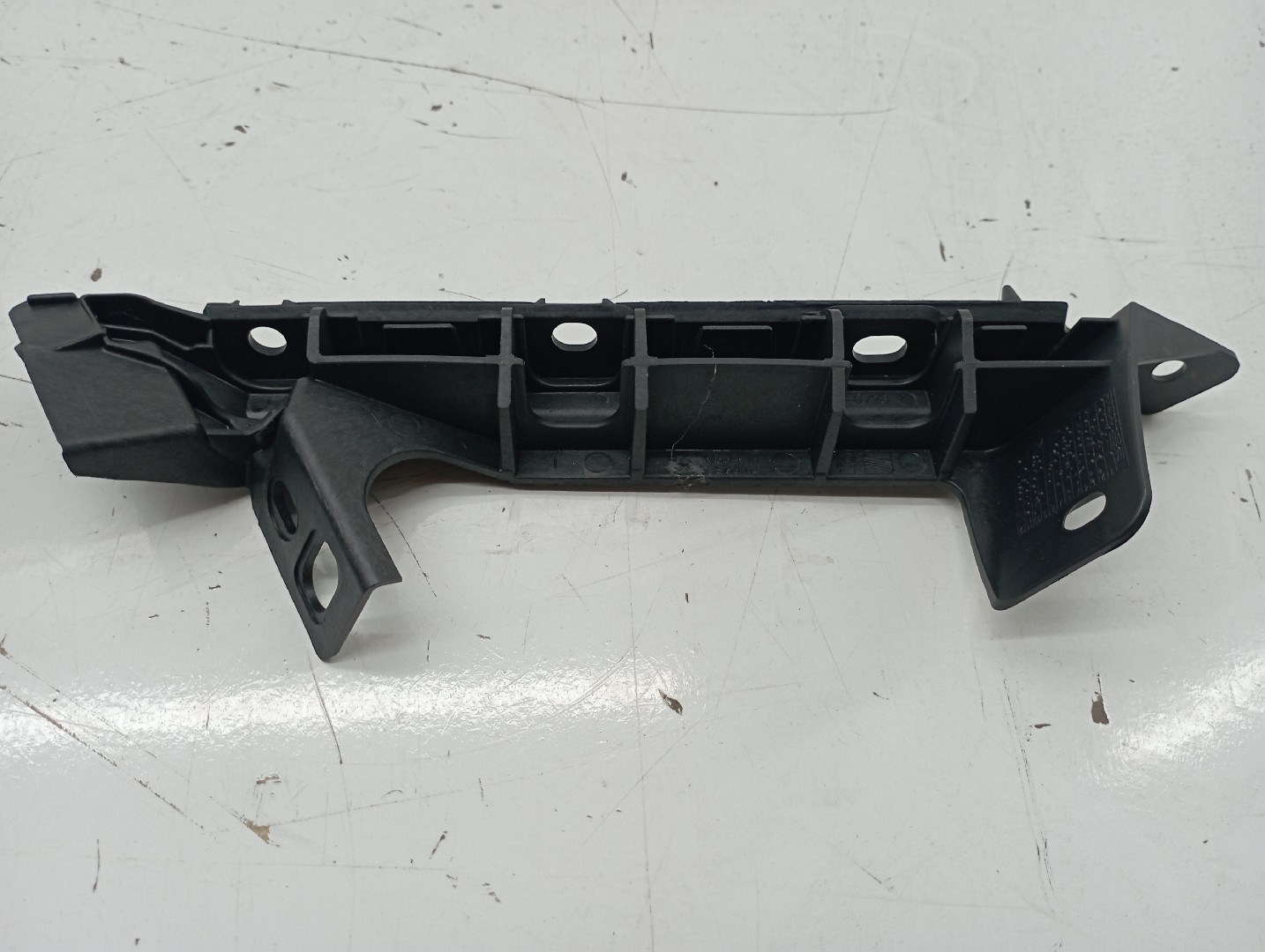 Suporte de montagem de para-choques SEAT IBIZA IV ST (6J8, 6P8) | 10 - 16