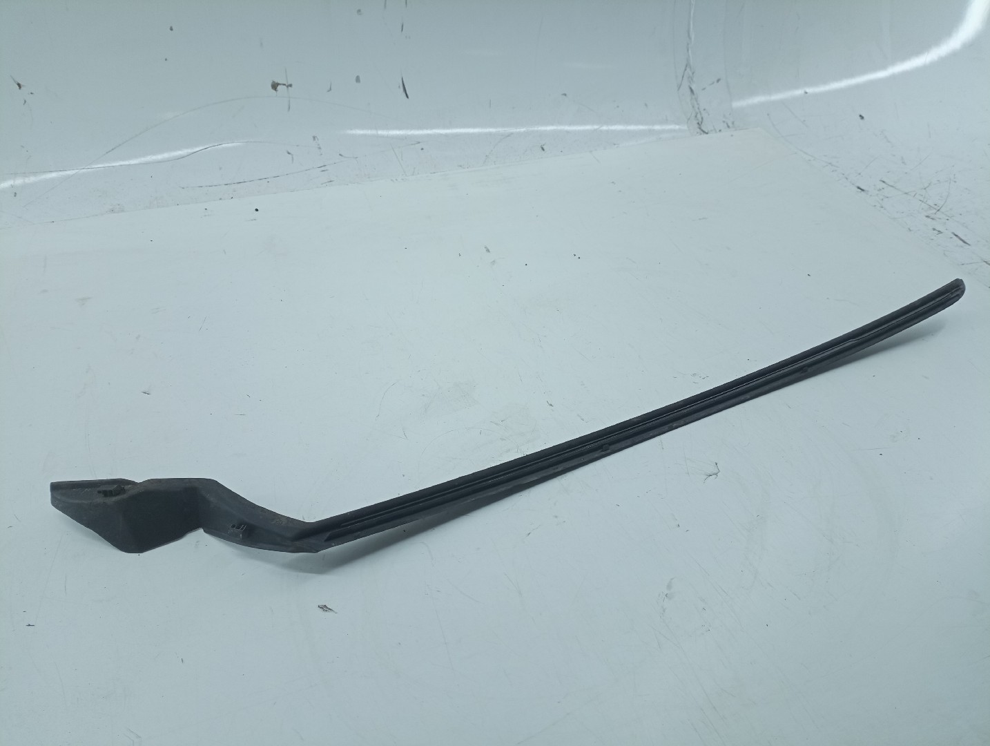 Plástico do para-brisas FORD FOCUS IV Turnier (HP) | 18 -  Imagem-1