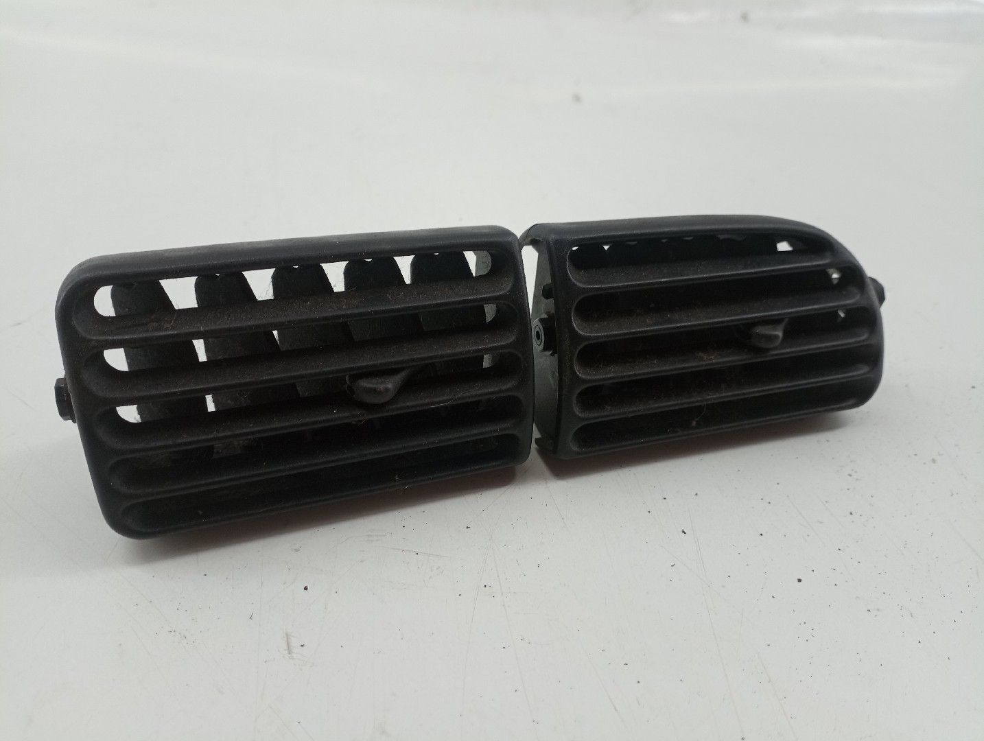 Difusor de ar NISSAN SUNNY III (N14) | 90 - 96 Imagem-2