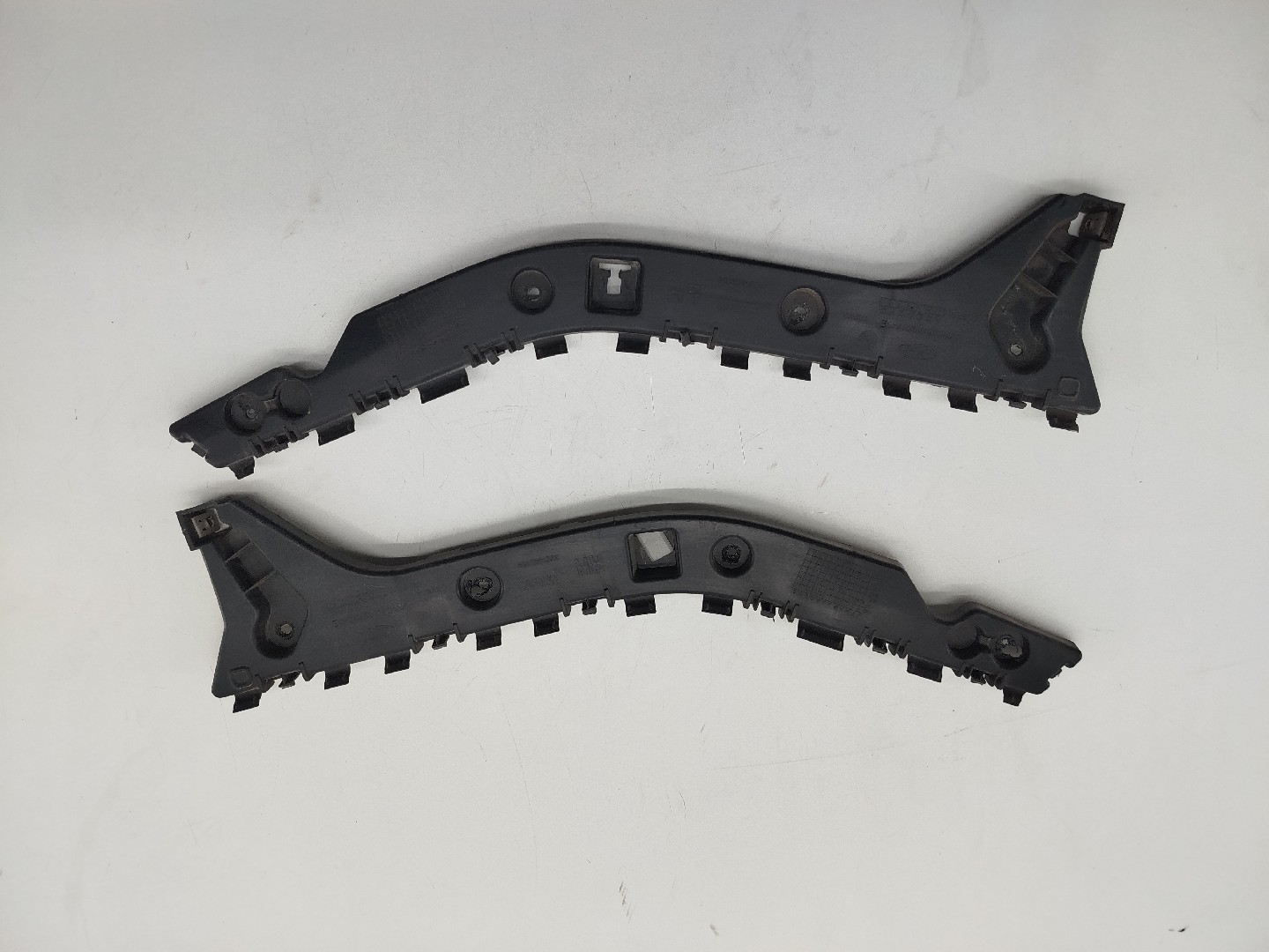 Guia de para-choques FORD FOCUS IV Turnier (HP) | 18 - 