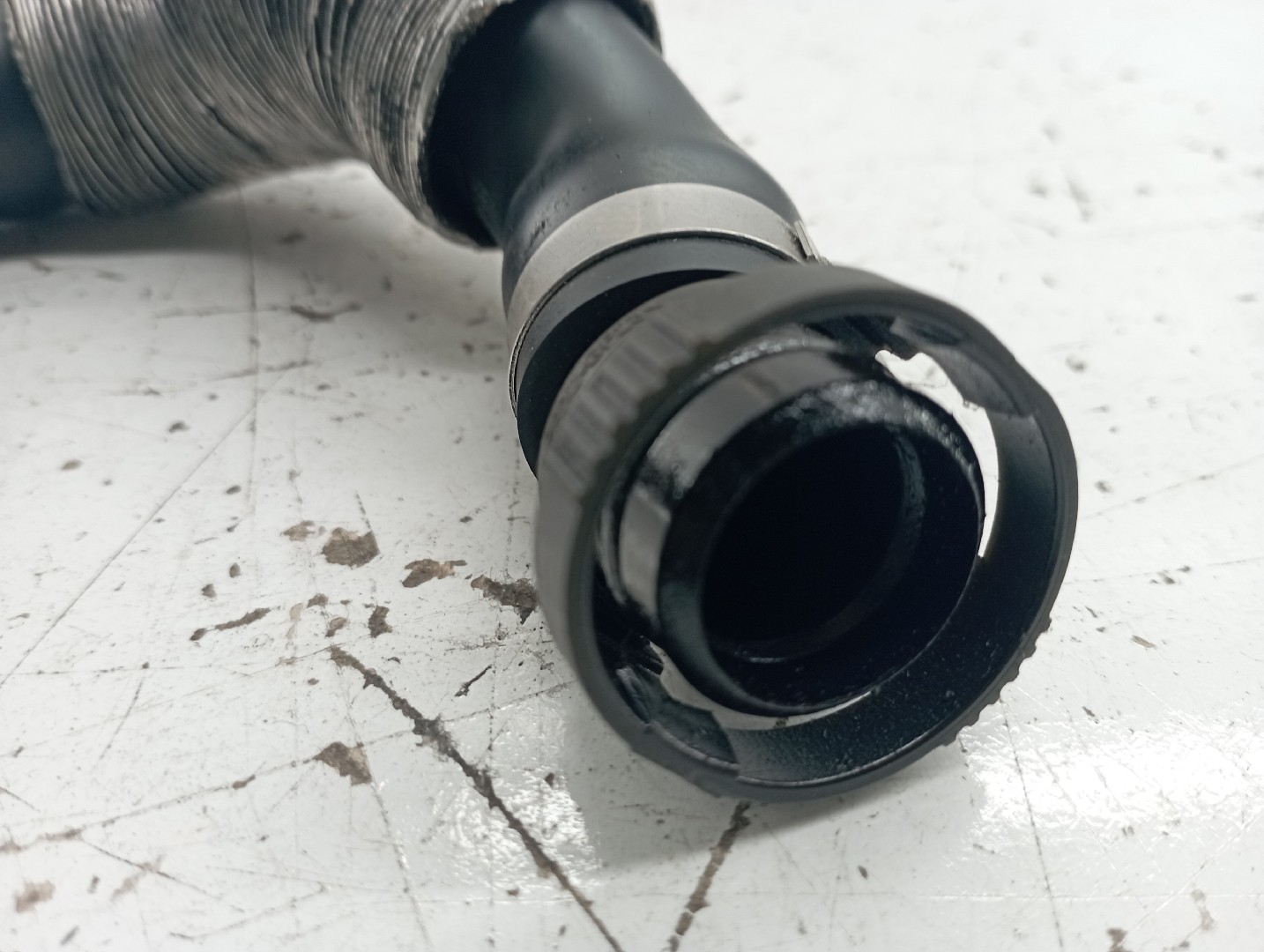 Tubo flexível de respiro FORD FOCUS IV Turnier (HP) | 18 -  Imagem-3