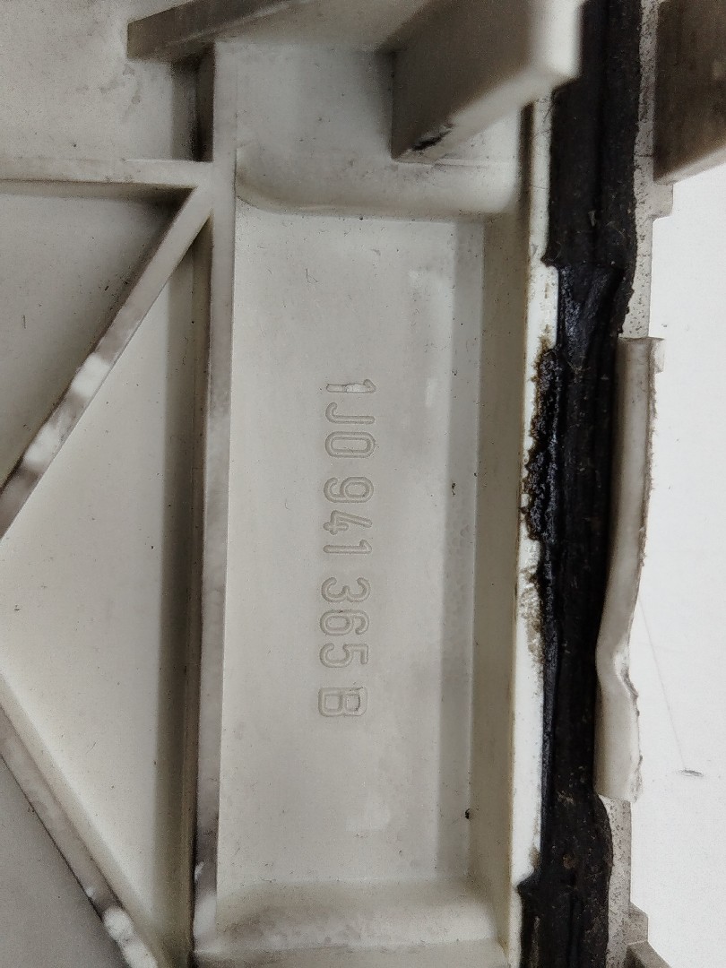 Tampa de caixa de fusiveis AUDI A3 (8L1) | 96 - 06 Imagem-2