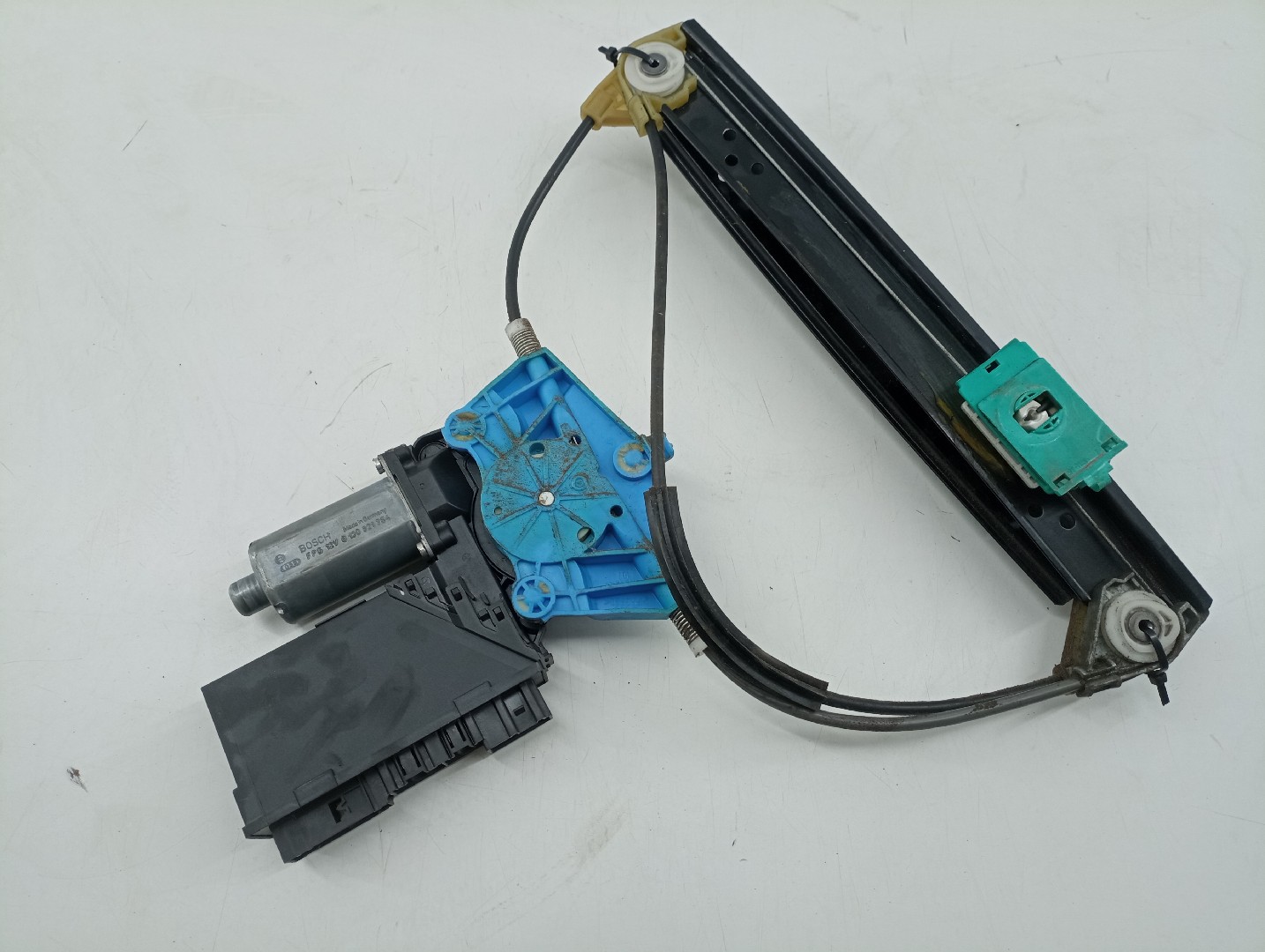 Motor e elevador de vidro trás direito VOLKSWAGEN TOUAREG (7LA, 7L6, 7L7) | 02 - 13