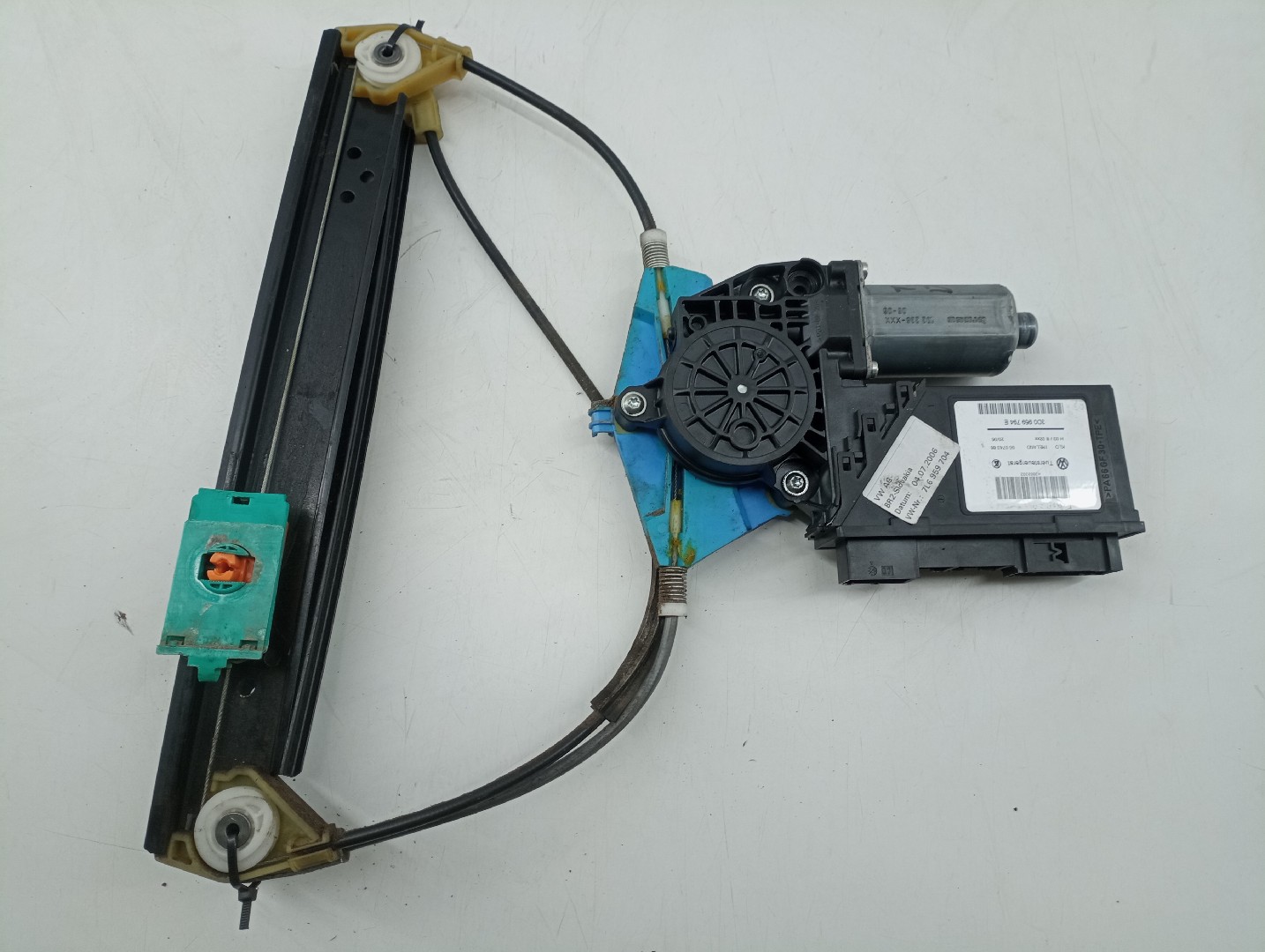 Motor e elevador de vidro trás direito VOLKSWAGEN TOUAREG (7LA, 7L6, 7L7) | 02 - 13 Imagem-2