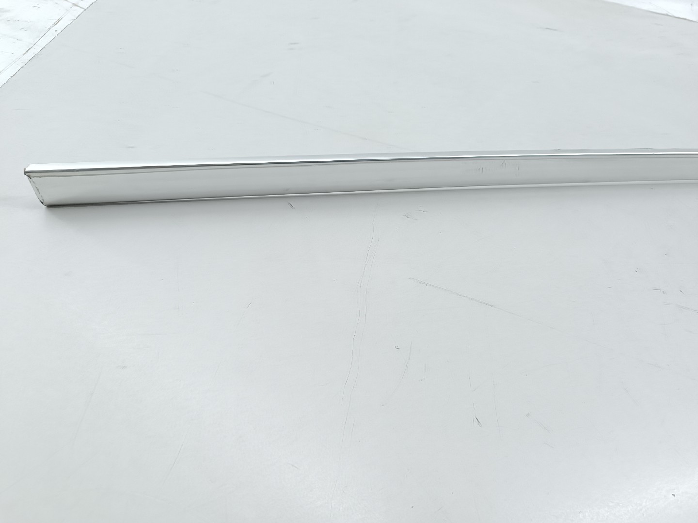 Friso do Tejadilho VOLKSWAGEN TOUAREG (7LA, 7L6, 7L7) | 02 - 13 Imagem-1