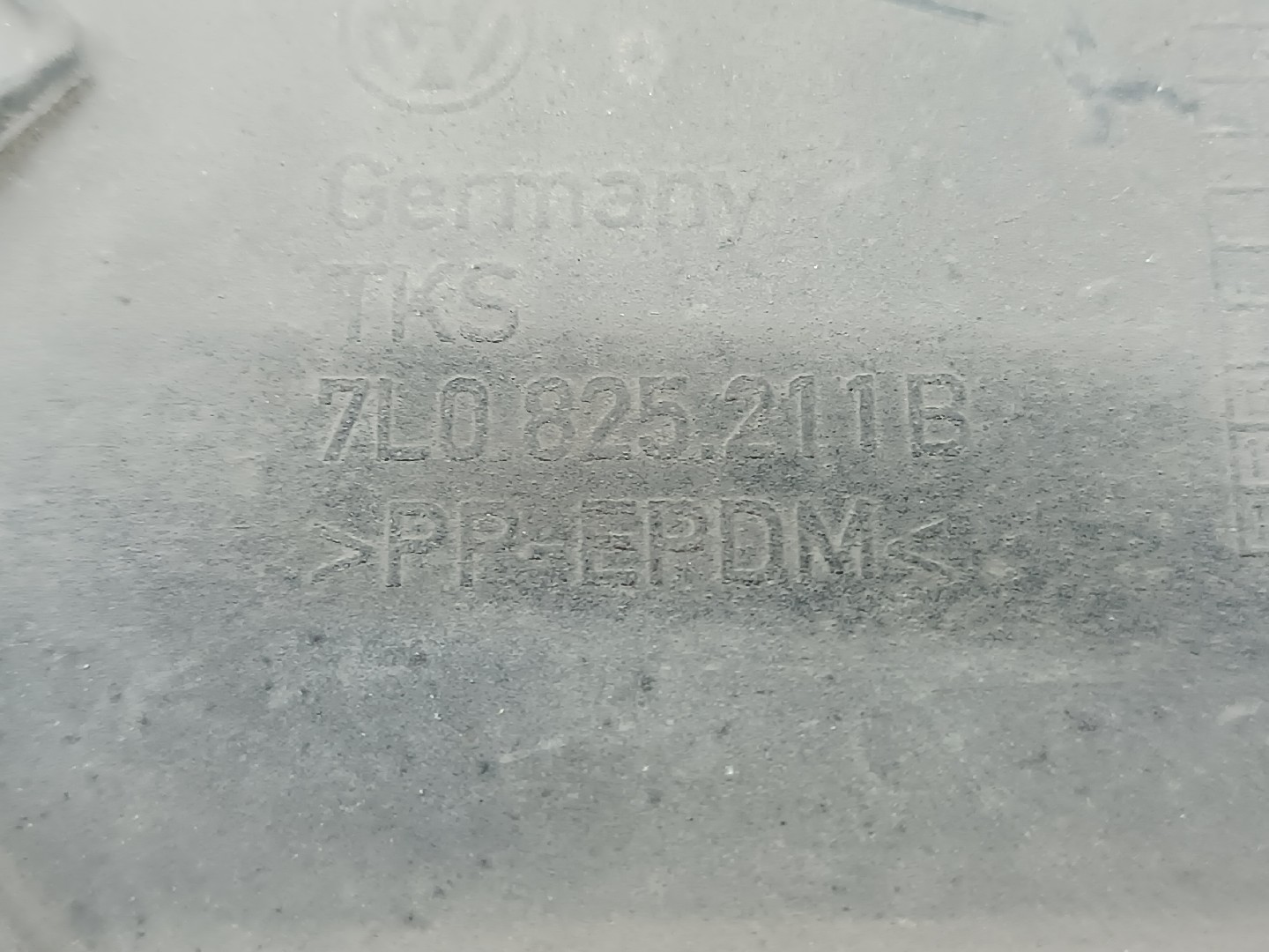 Proteção inferior de carroçaria VOLKSWAGEN TOUAREG (7LA, 7L6, 7L7) | 02 - 13 Imagem-1