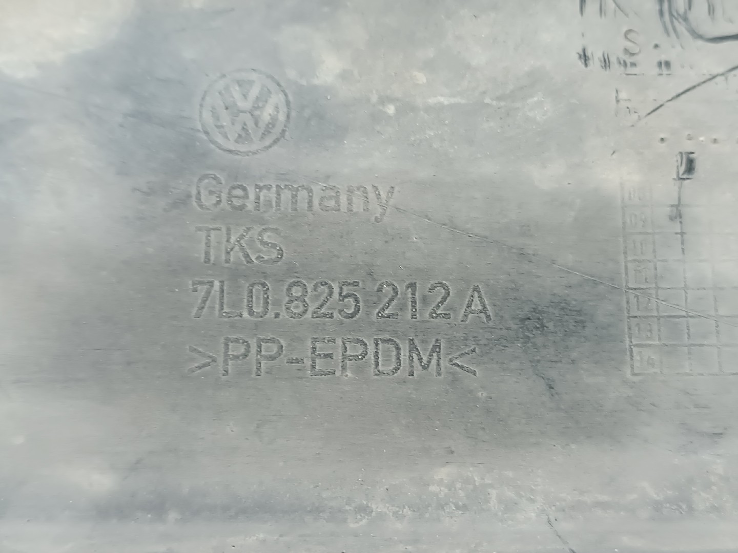 Proteção inferior de carroçaria VOLKSWAGEN TOUAREG (7LA, 7L6, 7L7) | 02 - 13 Imagem-1