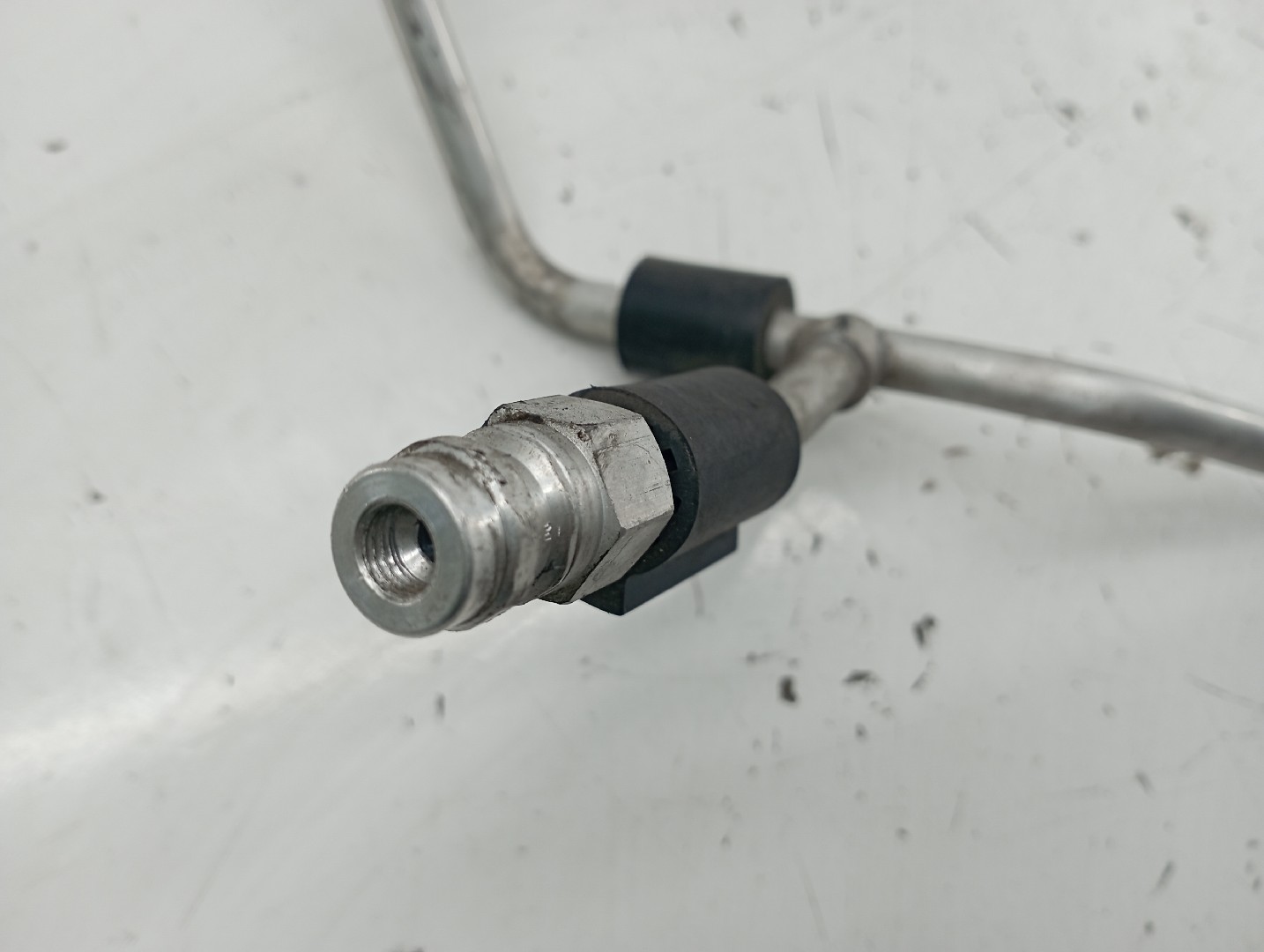 Tubo de Ar condicionado VOLKSWAGEN TOUAREG (7LA, 7L6, 7L7) | 02 - 13 Imagem-3