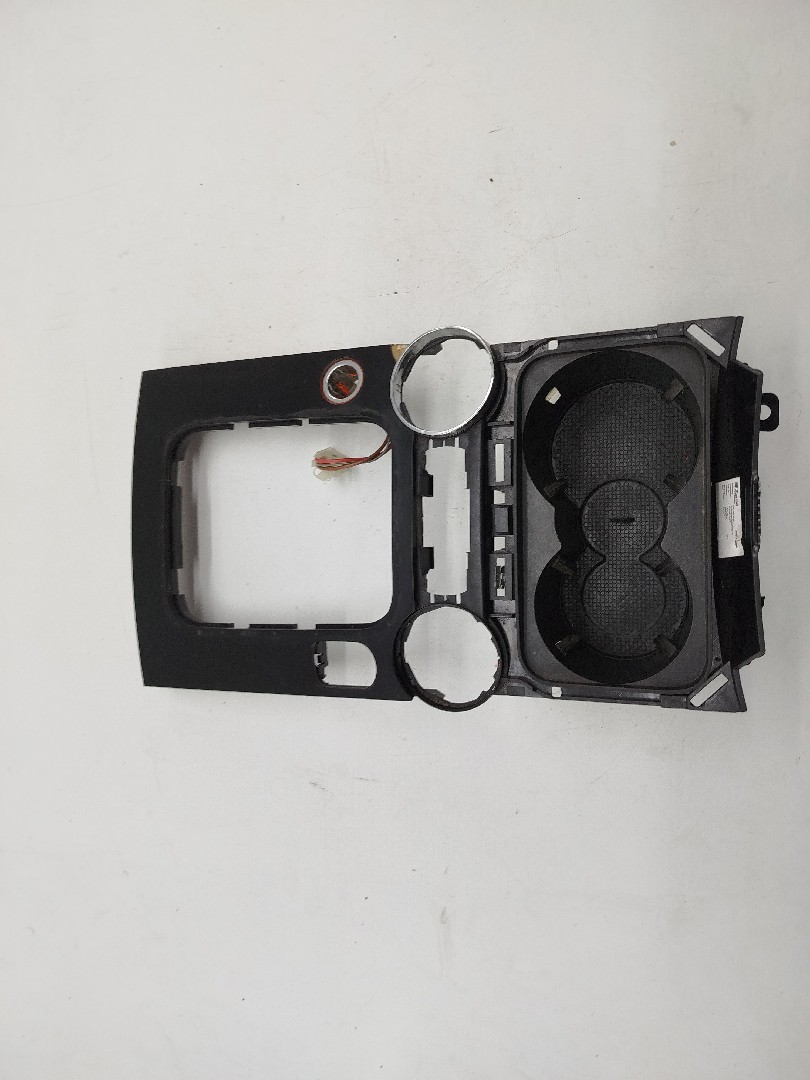 Moldura de consola central VOLKSWAGEN TOUAREG (7LA, 7L6, 7L7) | 02 - 13