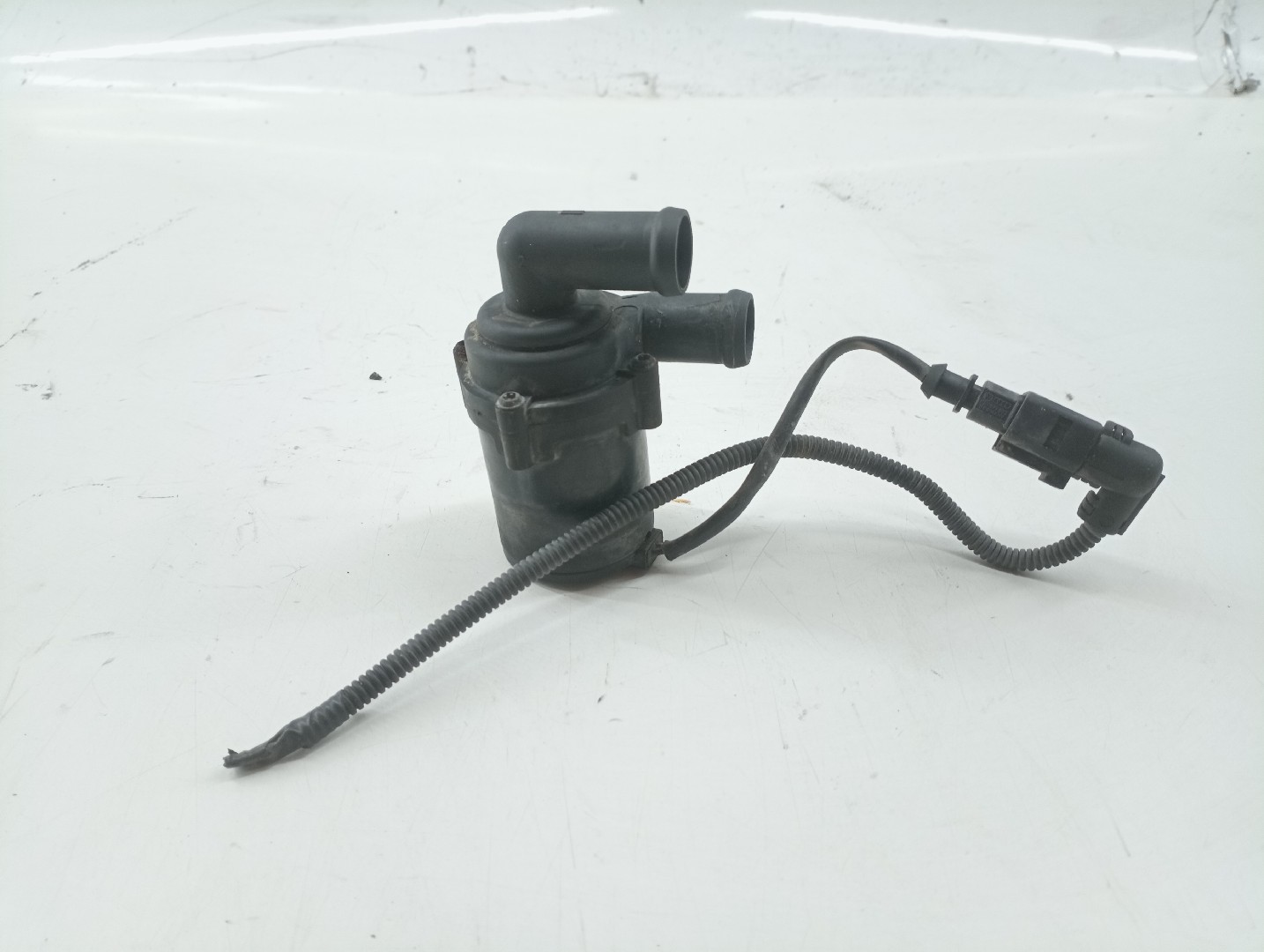 Bomba de agua VOLKSWAGEN TOUAREG (7LA, 7L6, 7L7) | 02 - 13 Imagem-2