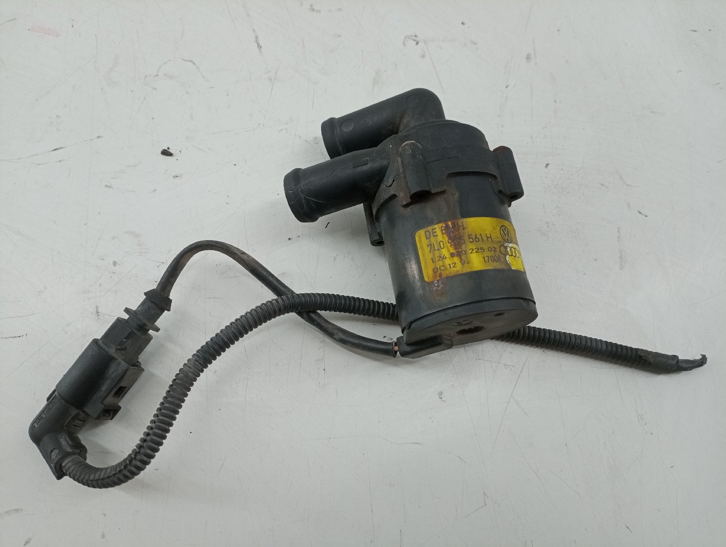 Bomba de agua VOLKSWAGEN TOUAREG (7LA, 7L6, 7L7) | 02 - 13