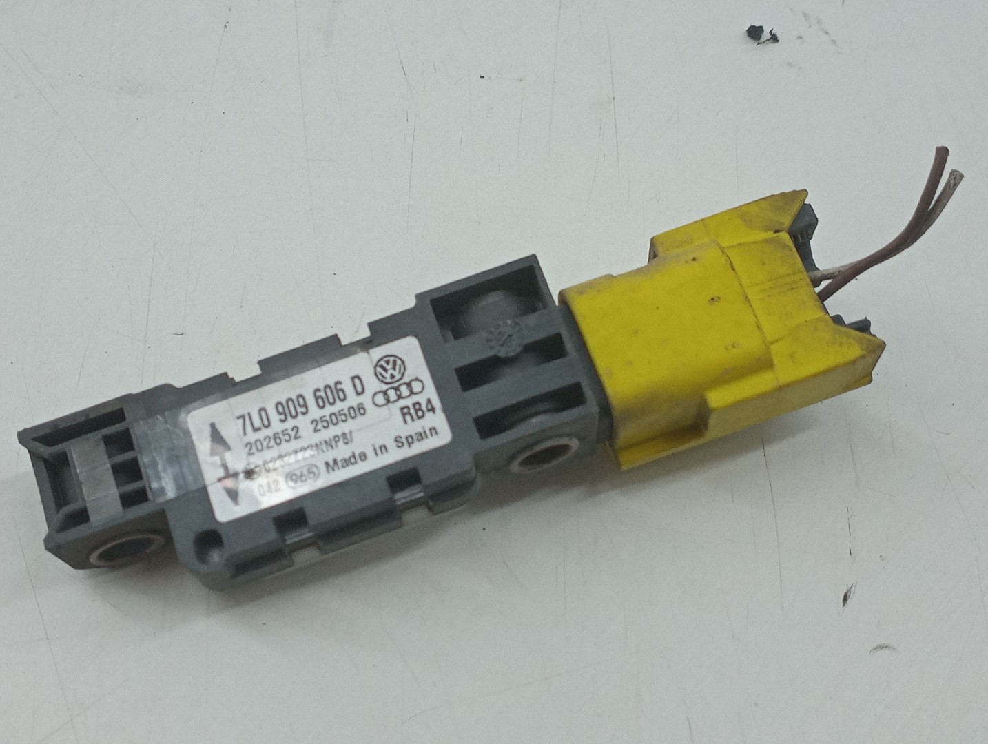 Sensor de airbag VOLKSWAGEN TOUAREG (7LA, 7L6, 7L7) | 02 - 13 Imagem-2
