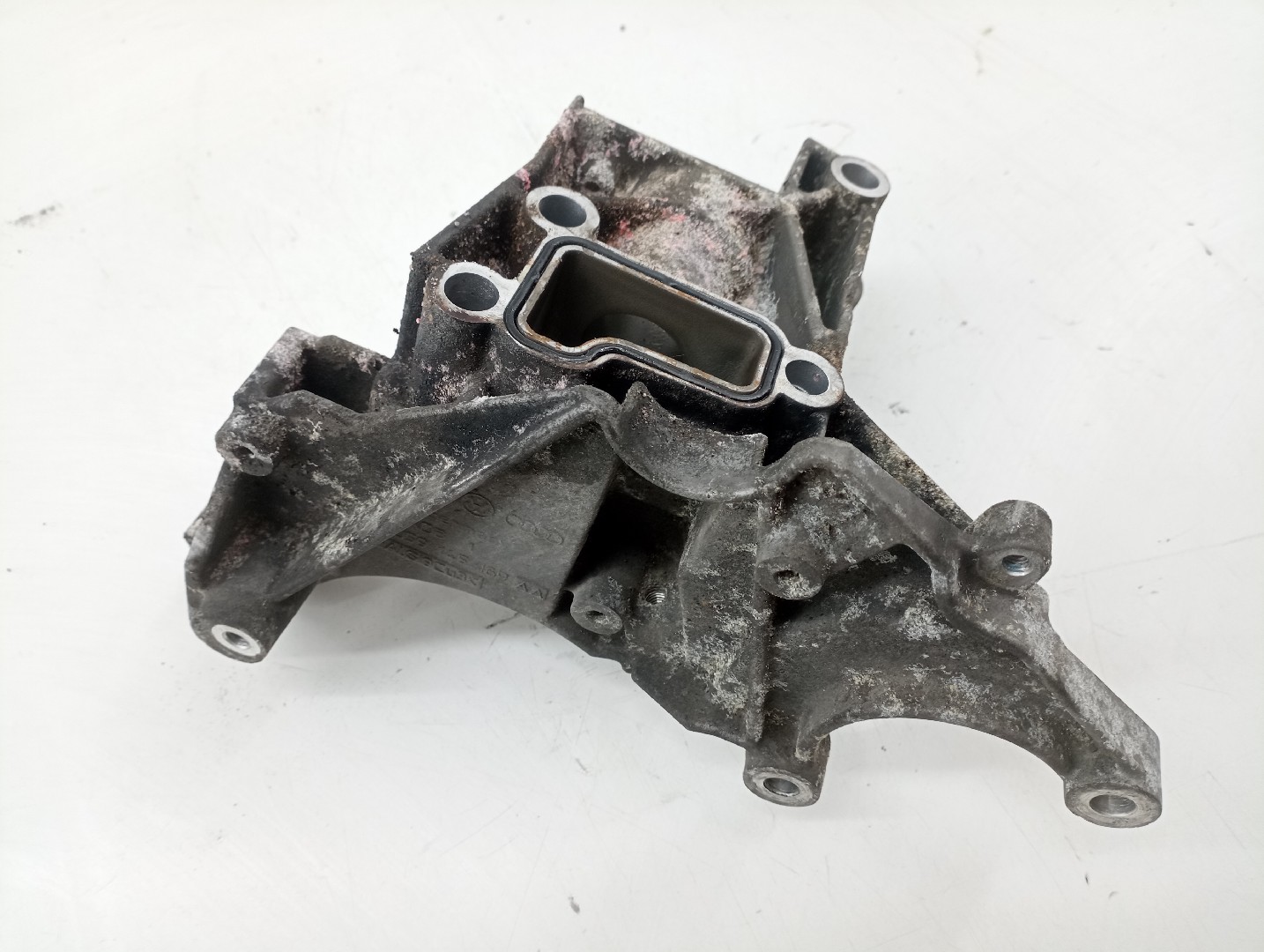 Suporte bomba de direção VOLKSWAGEN TOUAREG (7LA, 7L6, 7L7) | 02 - 13