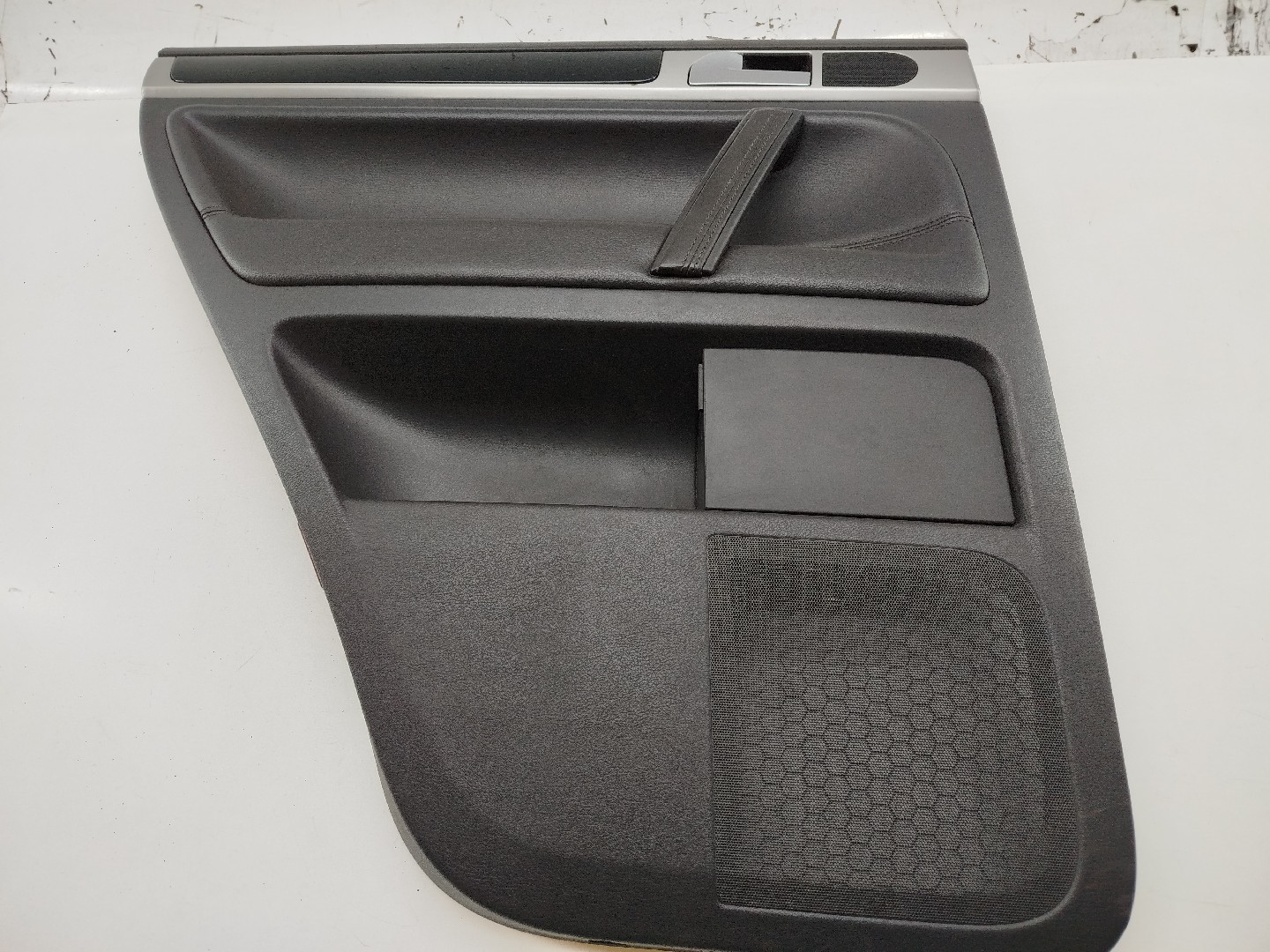 Quartela de porta trás esquerda VOLKSWAGEN TOUAREG (7LA, 7L6, 7L7) | 02 - 13
