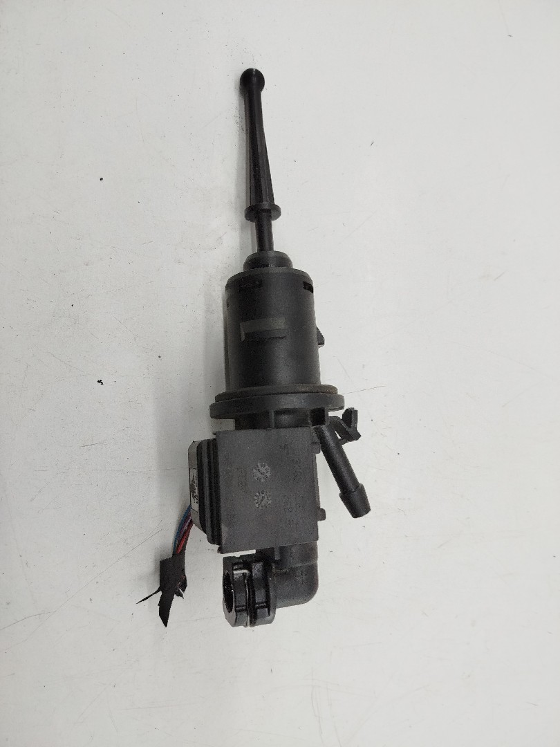 Cilindro mestre de embraiagem VOLKSWAGEN PASSAT (3C2) | 05 - 10