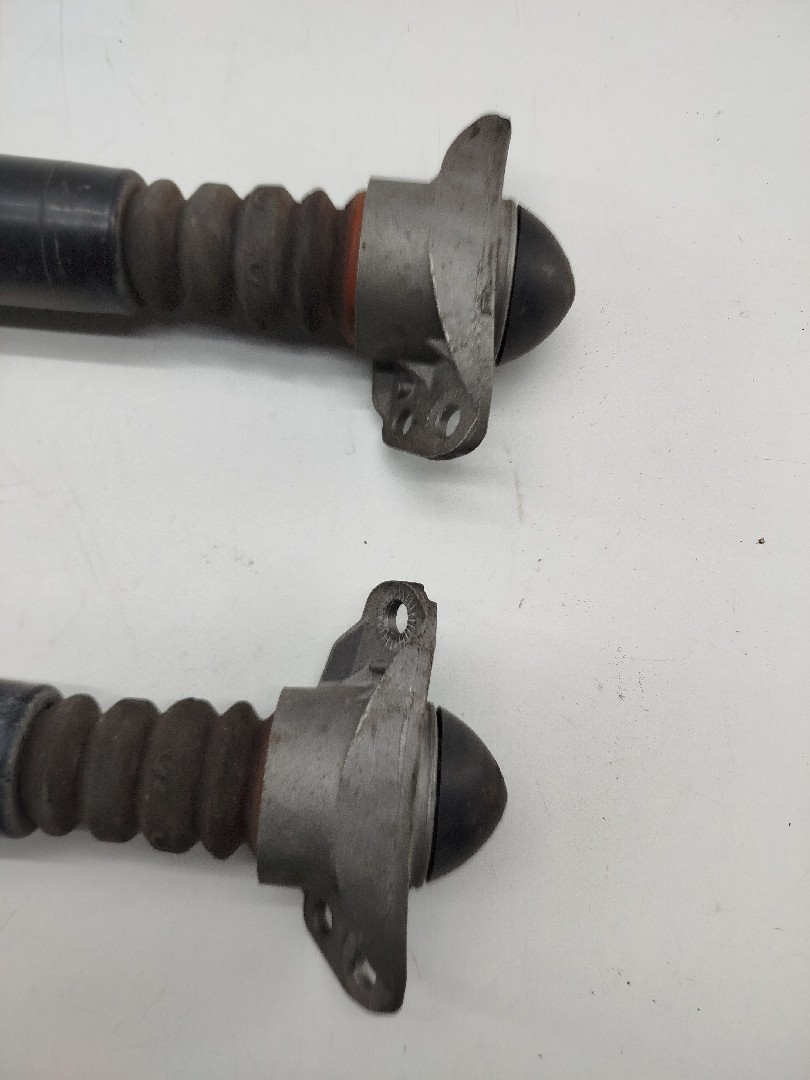 Amortecedores traseiros VOLKSWAGEN PASSAT (3C2) | 05 - 10 Imagem-1