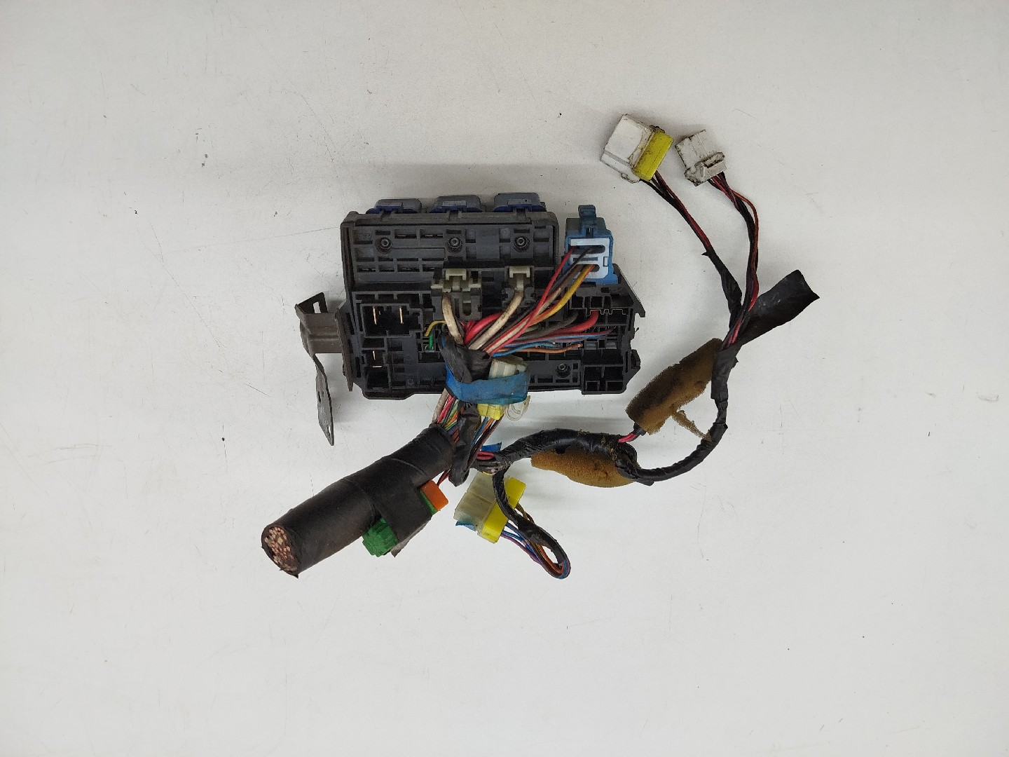 Placa de suporte de fusíveis NISSAN SUNNY III (N14) | 90 - 96