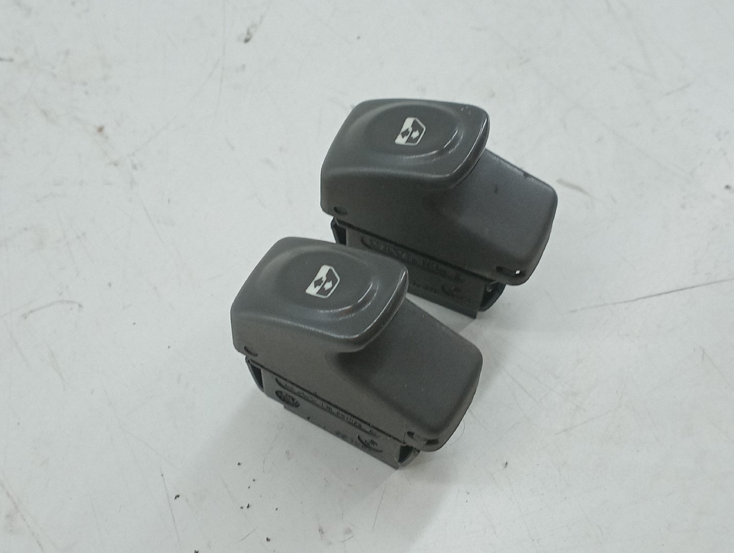 Comutador de vidro frente esquerdo RENAULT MEGANE Scenic (JA0/1_) | 96 - 01 Imagem-3