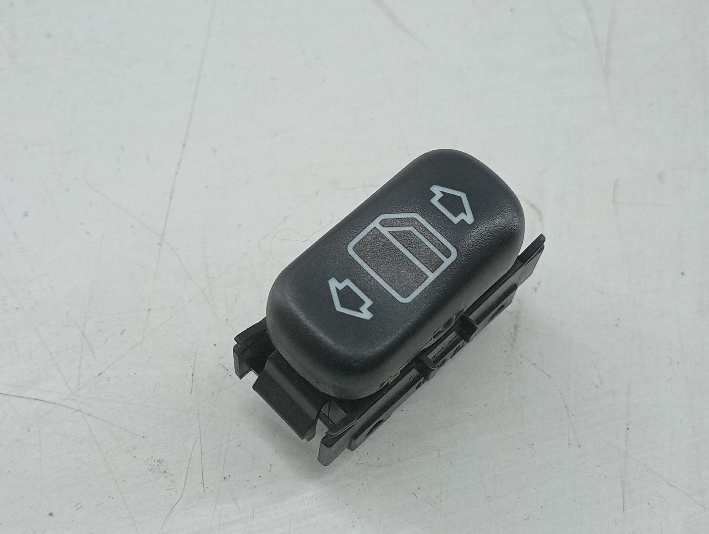 Comutador de vidro traseiro direito MERCEDES-BENZ A-CLASS (W168) | 97 - 05 Imagem-4
