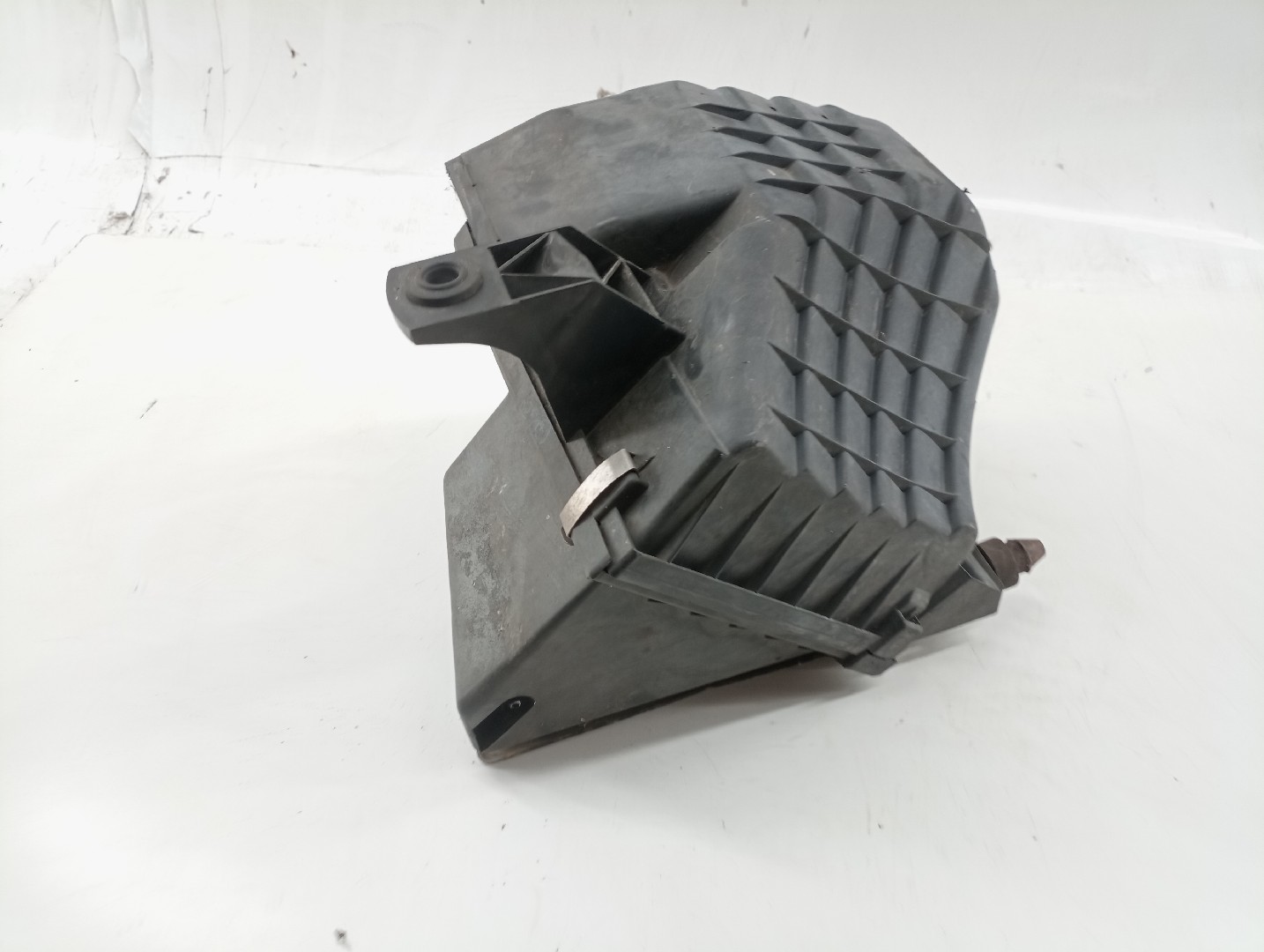 Caixa de filtro de ar AUDI A4 Avant (8D5, B5) | 94 - 02 Imagem-1