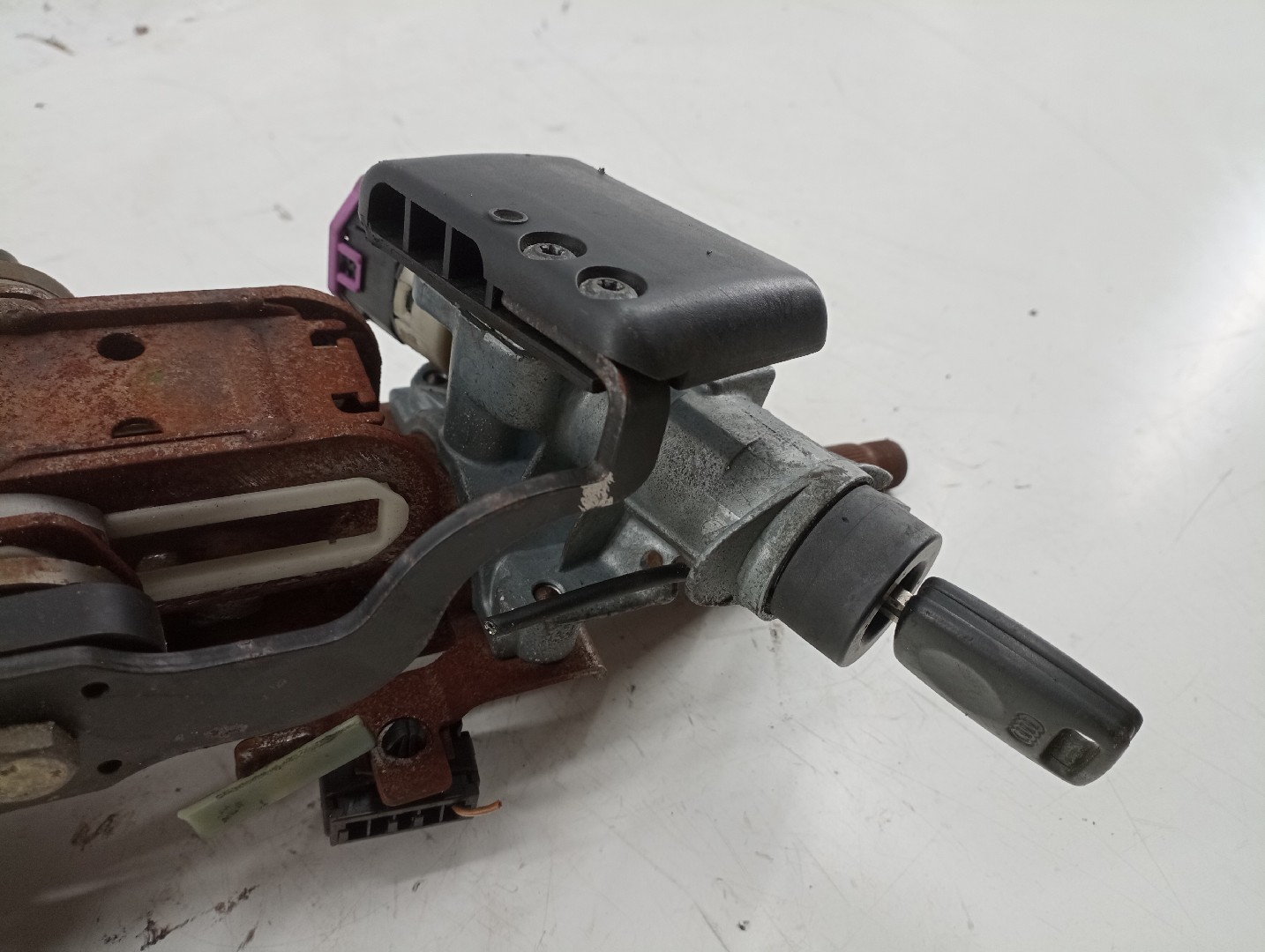 Coluna de direção com canhão de ignição AUDI A4 (8D2, B5) | 94 - 01 Imagem-1
