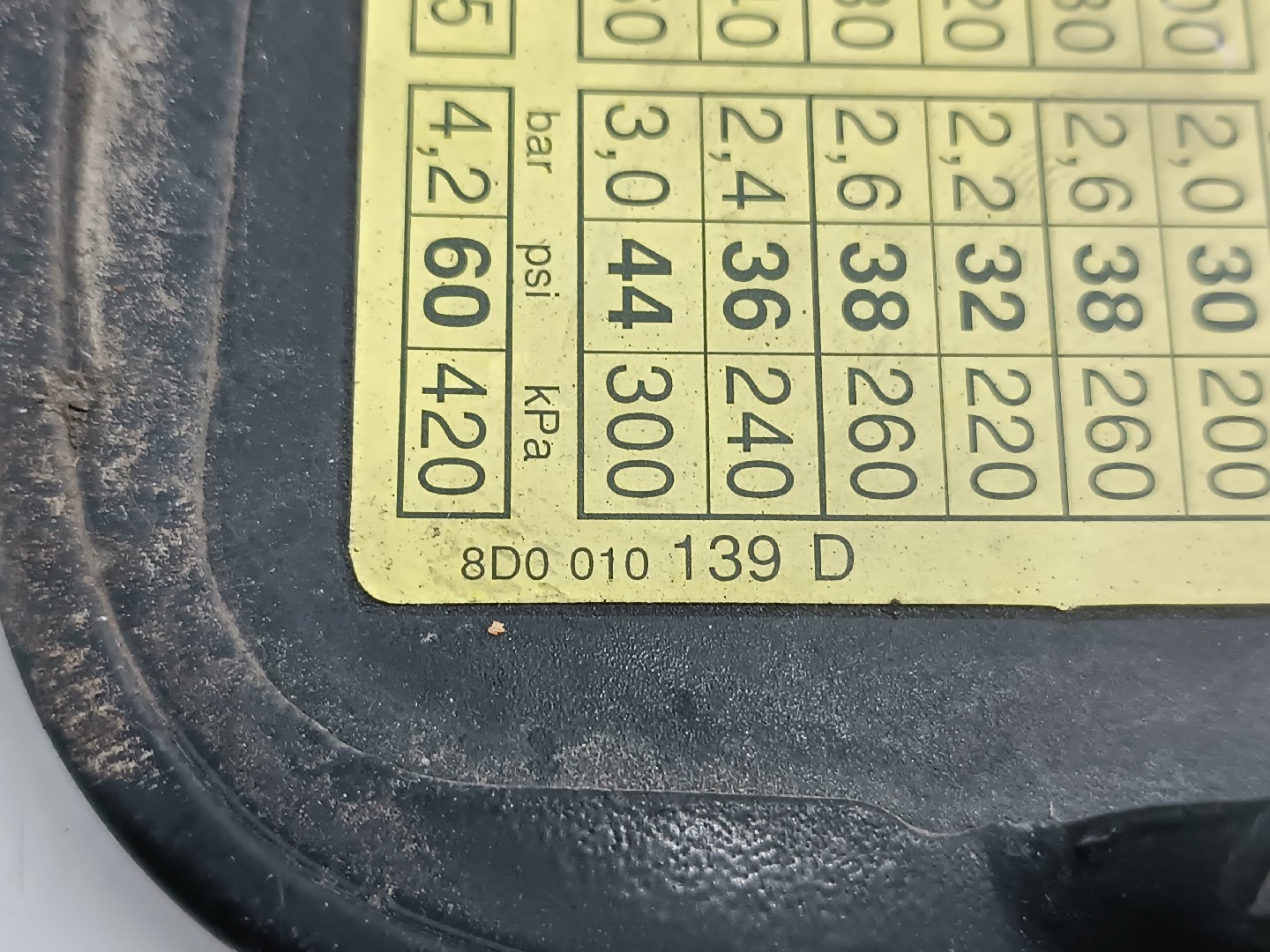 Tampa do deposito de combustível com tampão AUDI A4 (8D2, B5) | 94 - 01 Imagem-1