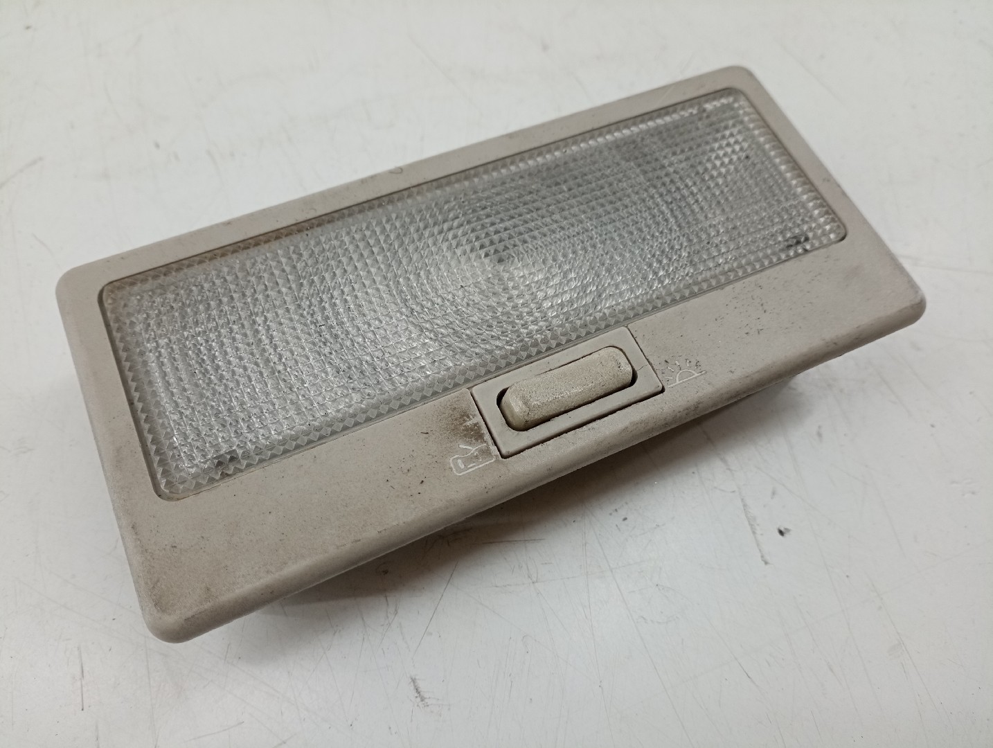 Luz de cortesia SEAT IBIZA II (6K1) | 93 - 02 Imagem-1