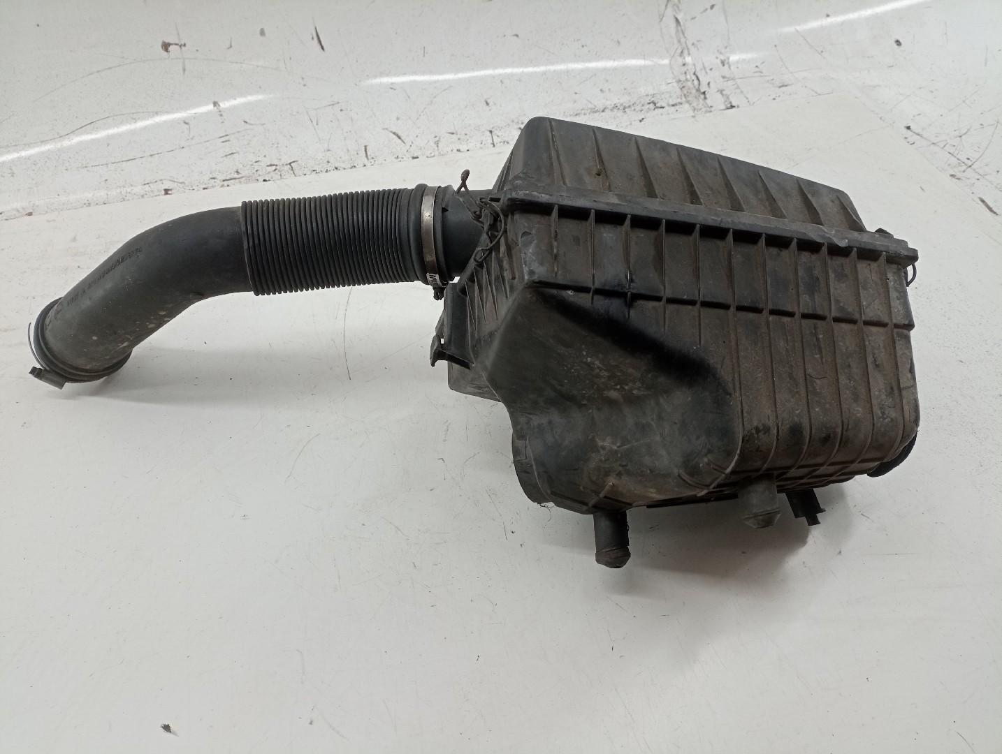 Caixa de filtro de ar com tubo de ar SEAT IBIZA II (6K1) | 93 - 02 Imagem-4