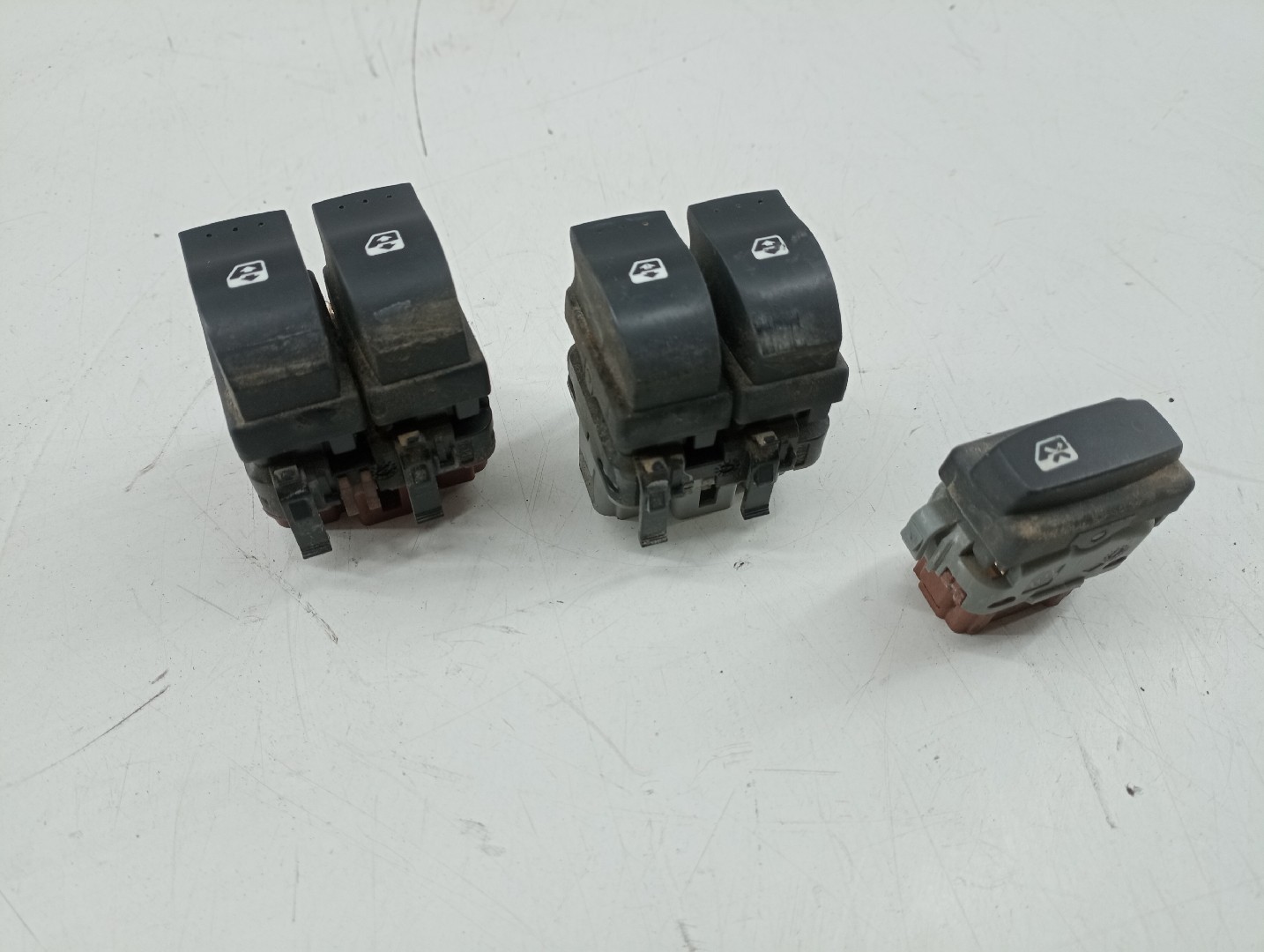 Comutador de vidro frente esquerdo RENAULT MEGANE II (BM0/1_, CM0/1_) | 01 - 12