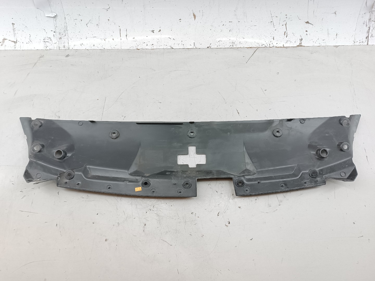 Acabamento de radiador PEUGEOT 508 SW I (8E_) | 10 - 18