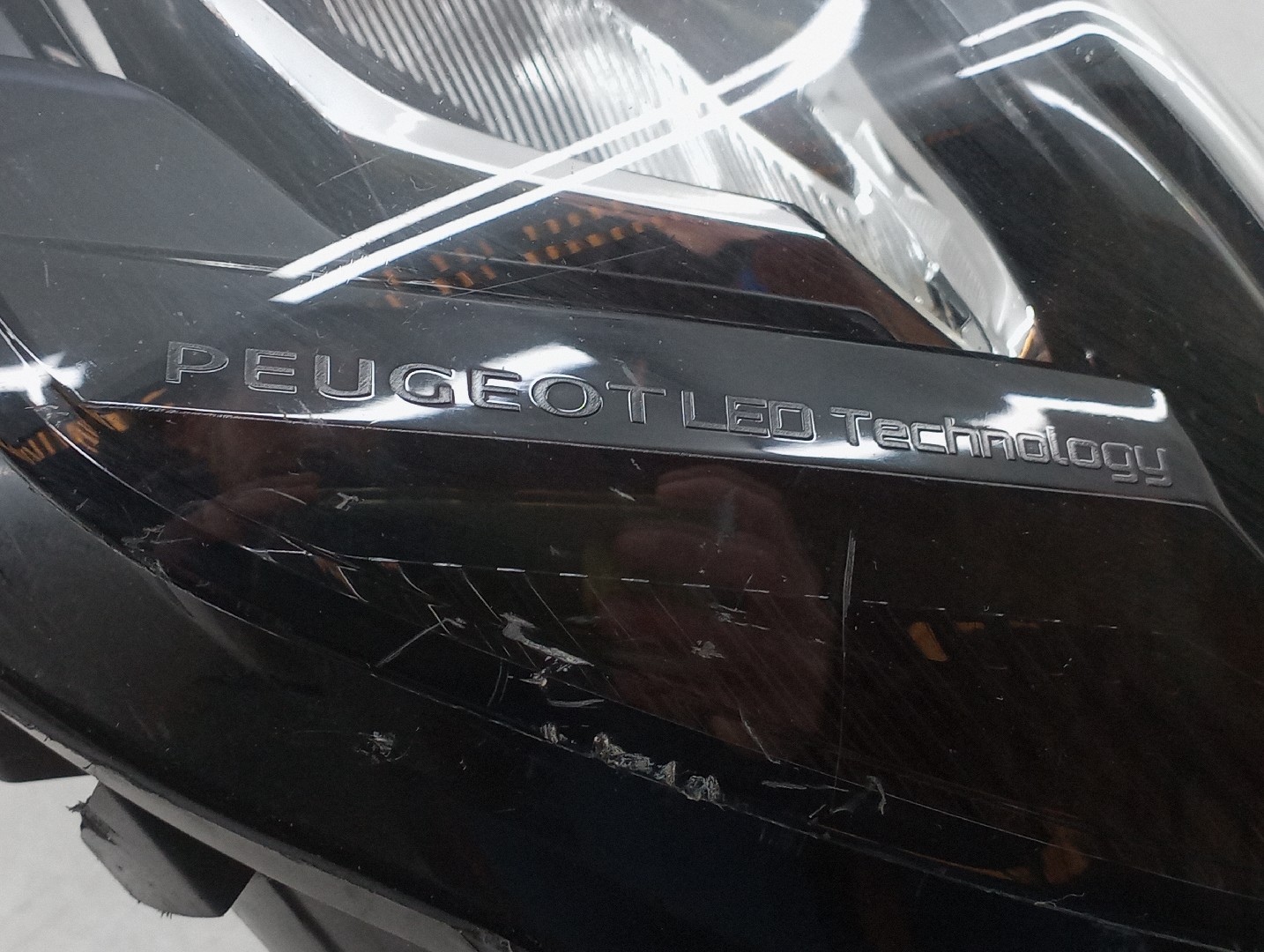 Left Headlight PEUGEOT 208 II (UB_, UP_, UW_, UJ_) | 19 -  Imagem-10