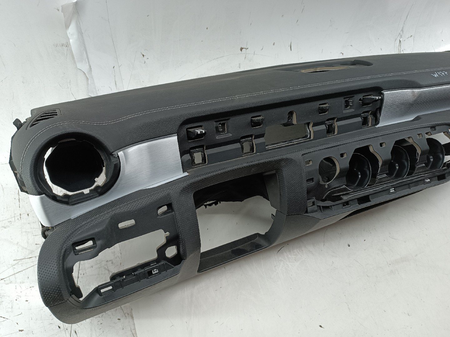 Tablier com airbag de passageiro MERCEDES-BENZ A-CLASS (W177) | 18 -  Imagem-8