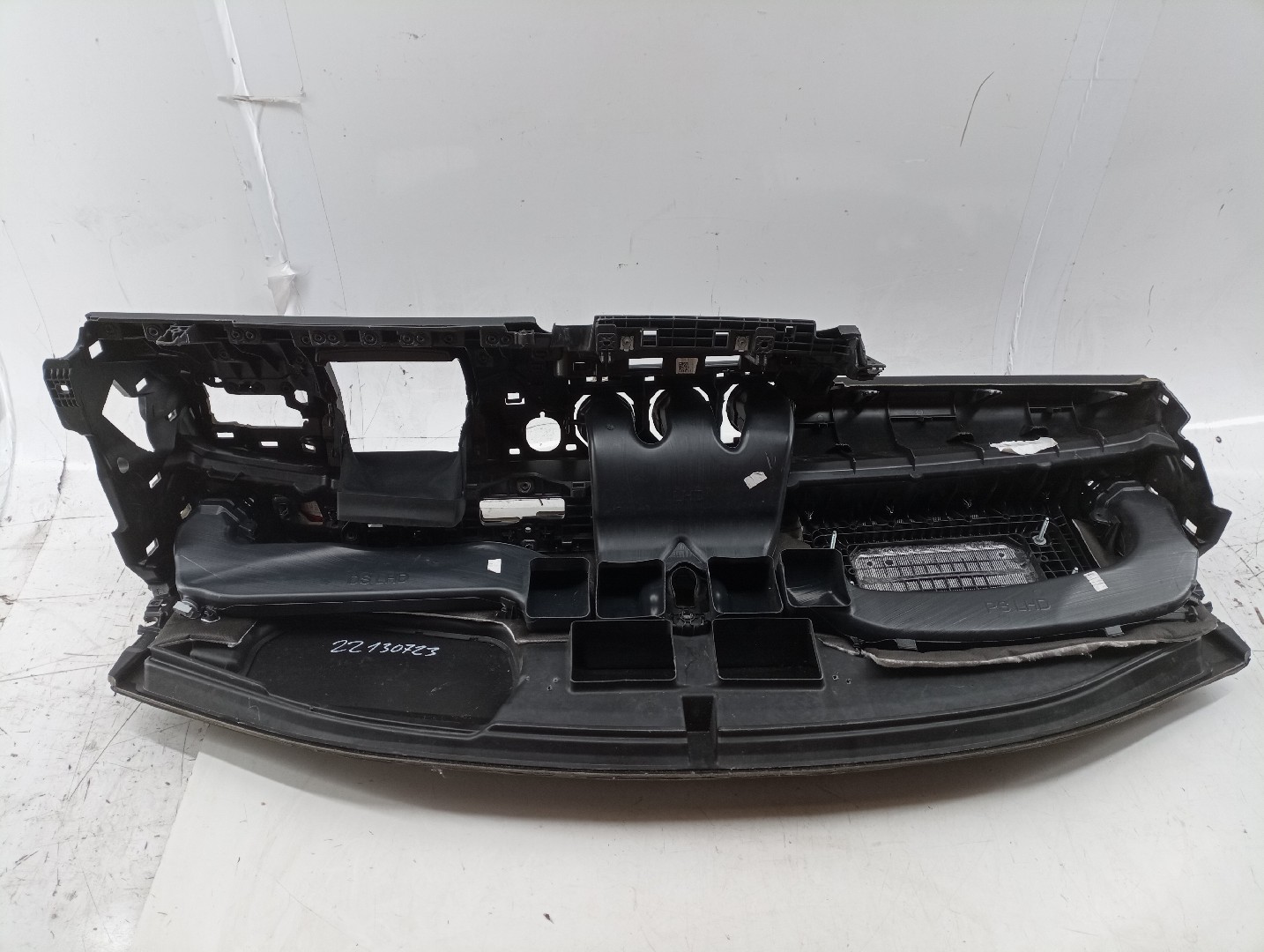 Tablero de instrumentos MERCEDES-BENZ A-CLASS (W177) | 18 - 