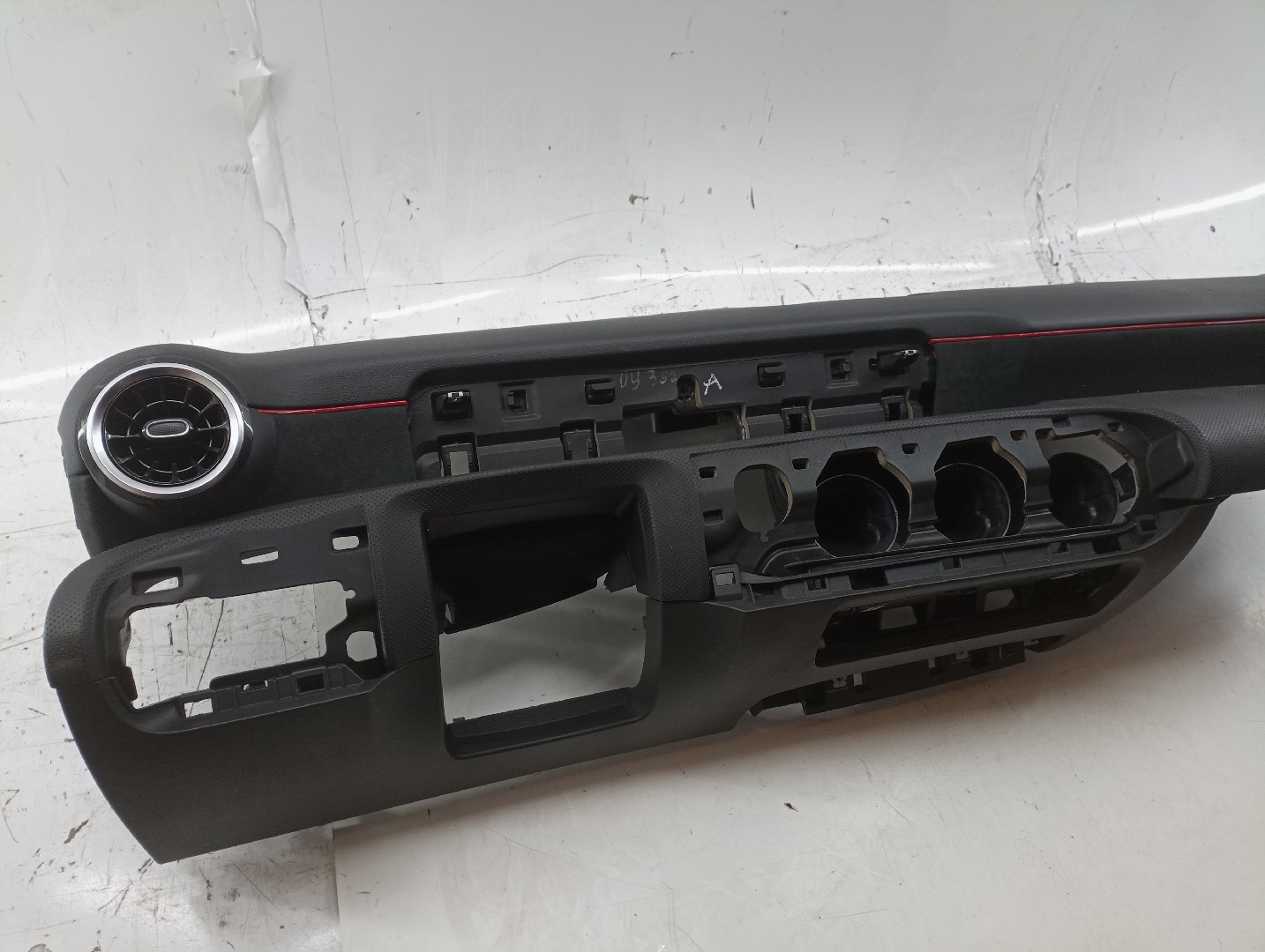 Tablero de instrumentos MERCEDES-BENZ A-CLASS (W177) | 18 -  Imagem-9