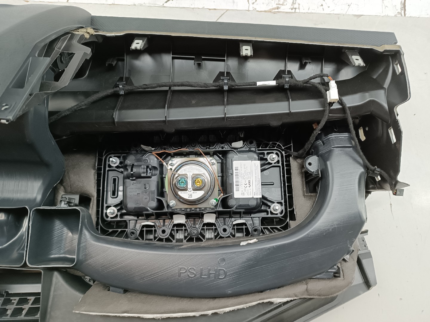 Tablier com airbag de passageiro MERCEDES-BENZ A-CLASS (W177) | 18 -  Imagem-1