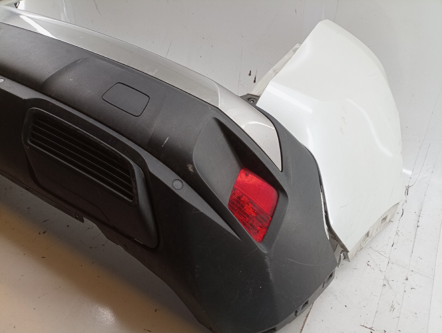 Para Choques Traseiro Com Sensores PEUGEOT 3008 SUV (M_) | 16 -  Imagem-1