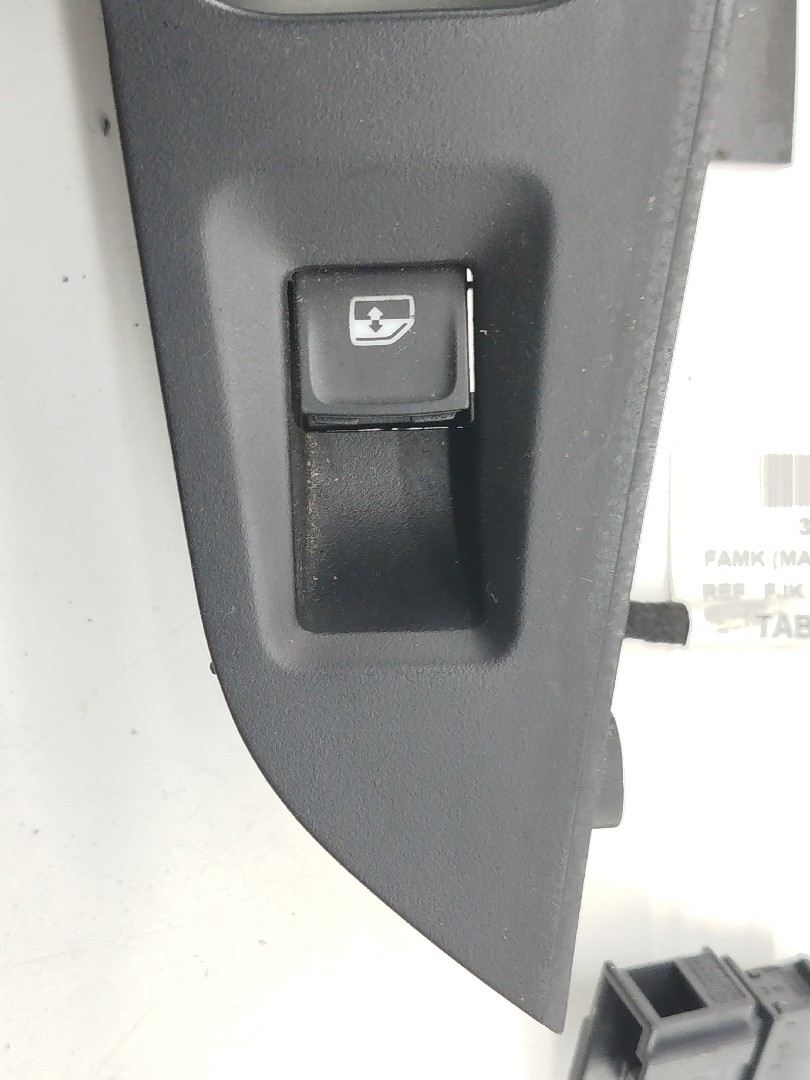 Comutador de vidro traseiro esquerdo SEAT LEON ST (5F8) | 12 -  Imagem-1