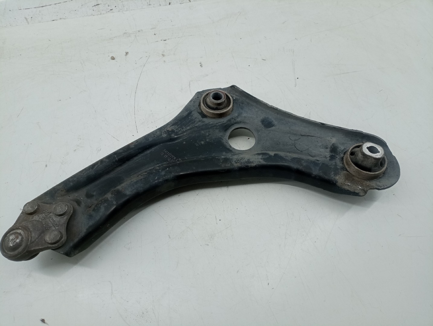 Braço de suspensão frente direito RENAULT MEGANE IV Hatchback (B9A/M/N_) | 15 - 