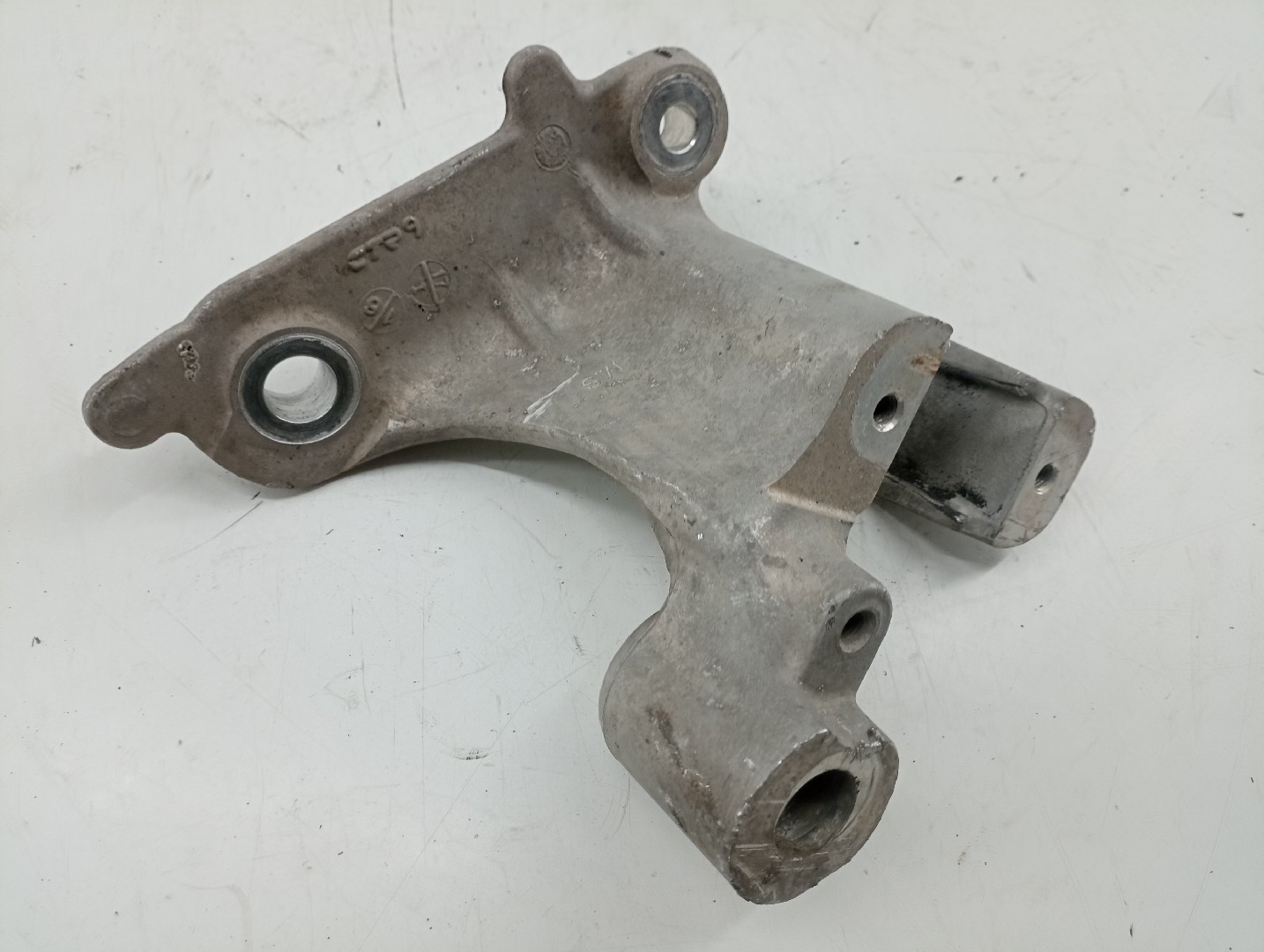 Suporte da Barra Estabilizadora RENAULT MEGANE IV Sporter (K9A/M/N_) | 16 - 