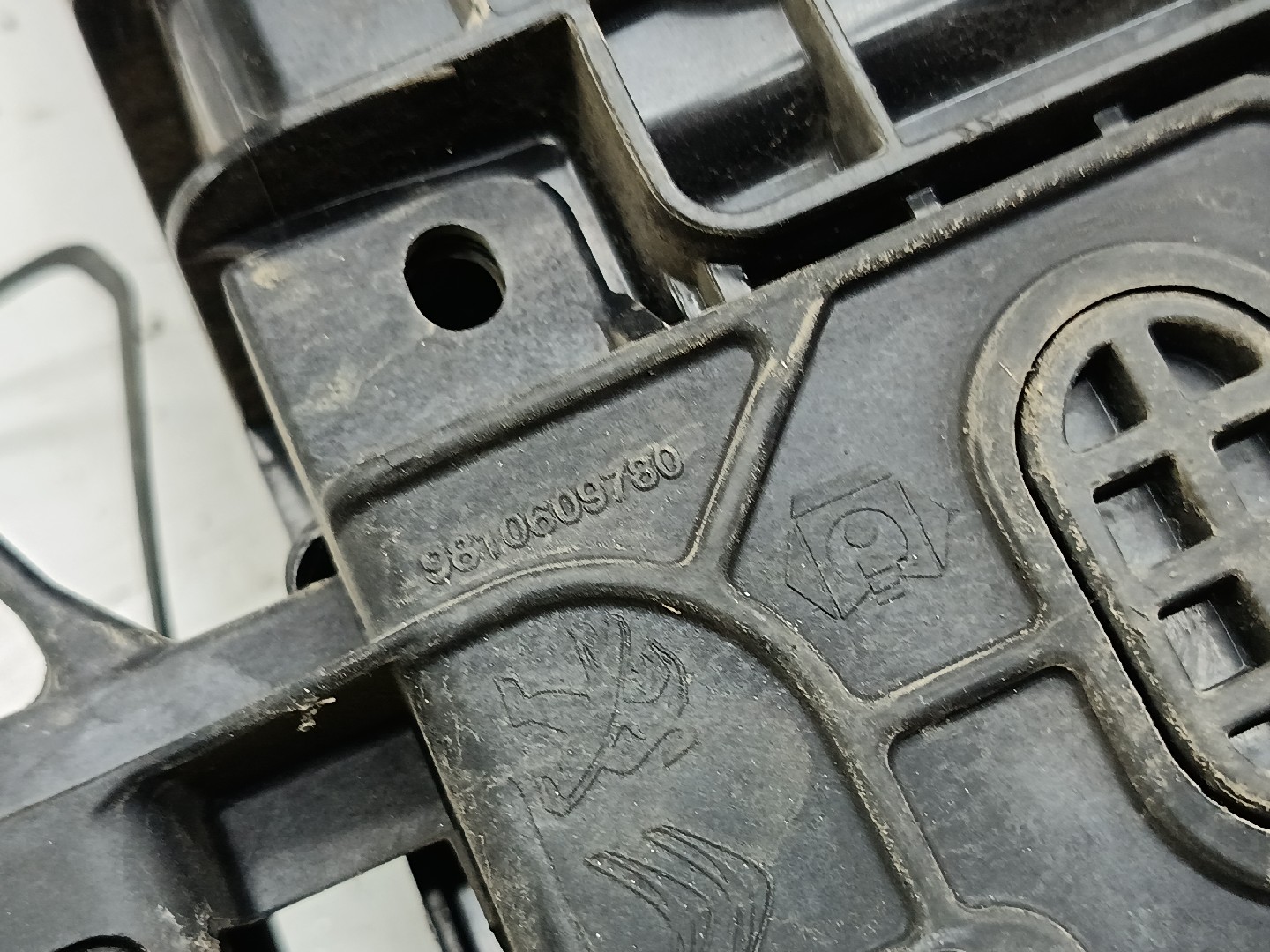 Depósito ad blue PEUGEOT 3008 SUV (M_) | 16 - 