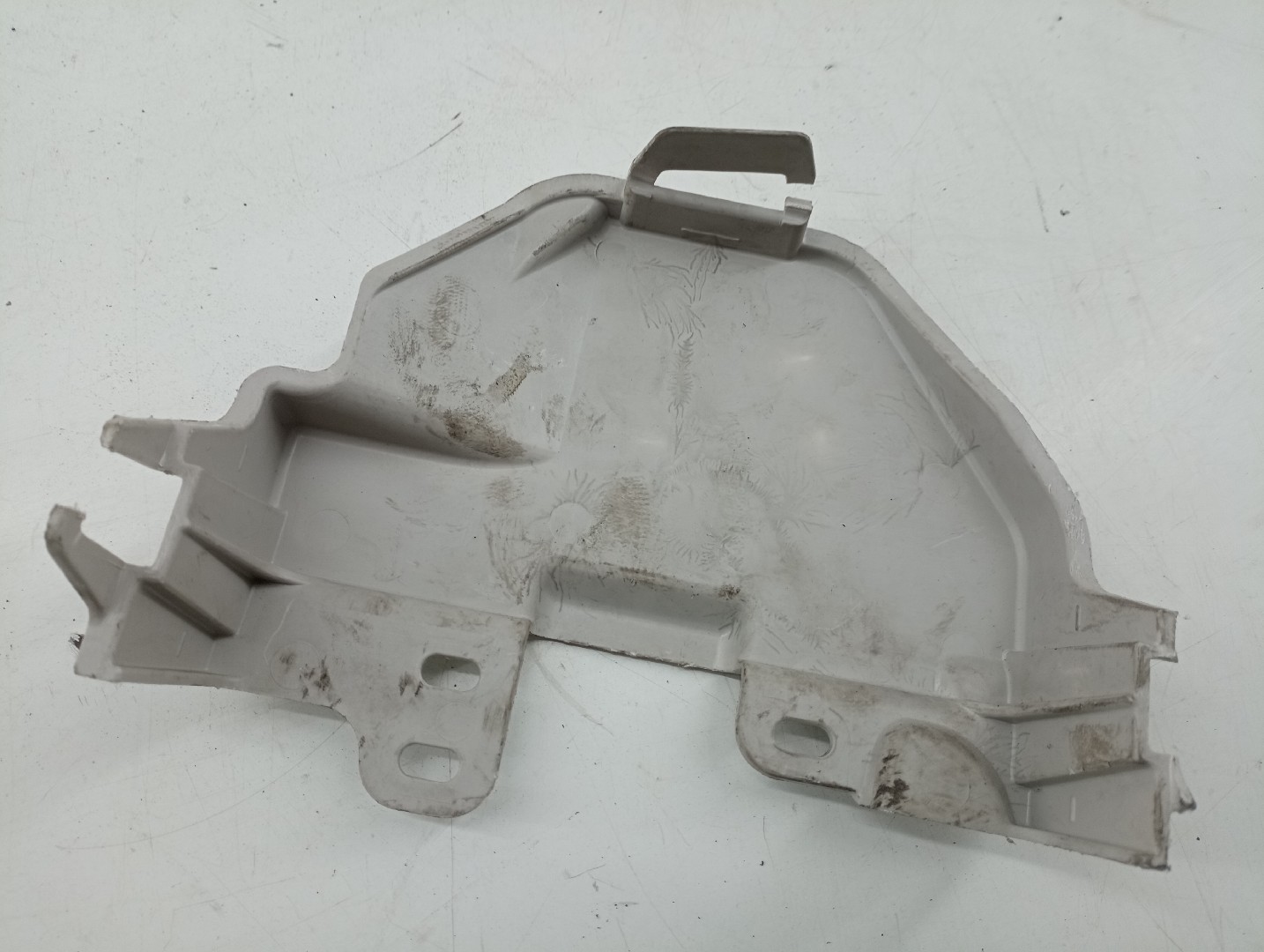 Tampa de caixa de fusiveis PEUGEOT 508 SW I (8E_) | 10 - 18 Imagem-4