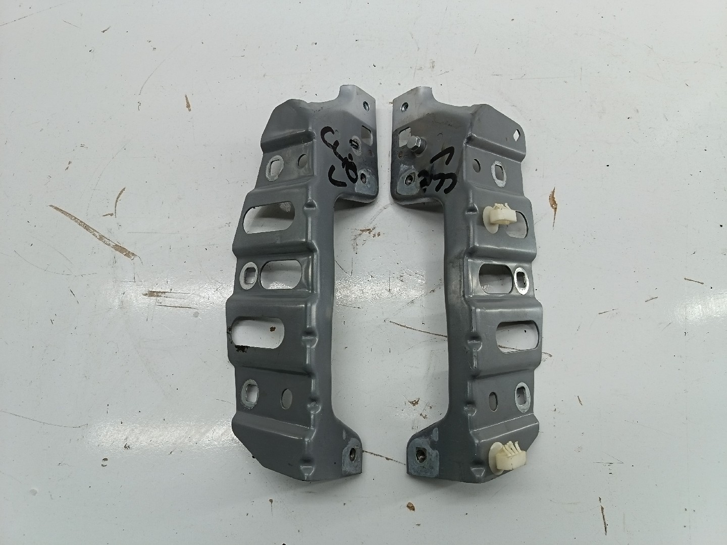 Suporte de montagem guarda lamas RENAULT CLIO V (BF_) | 19 -  Imagem-5