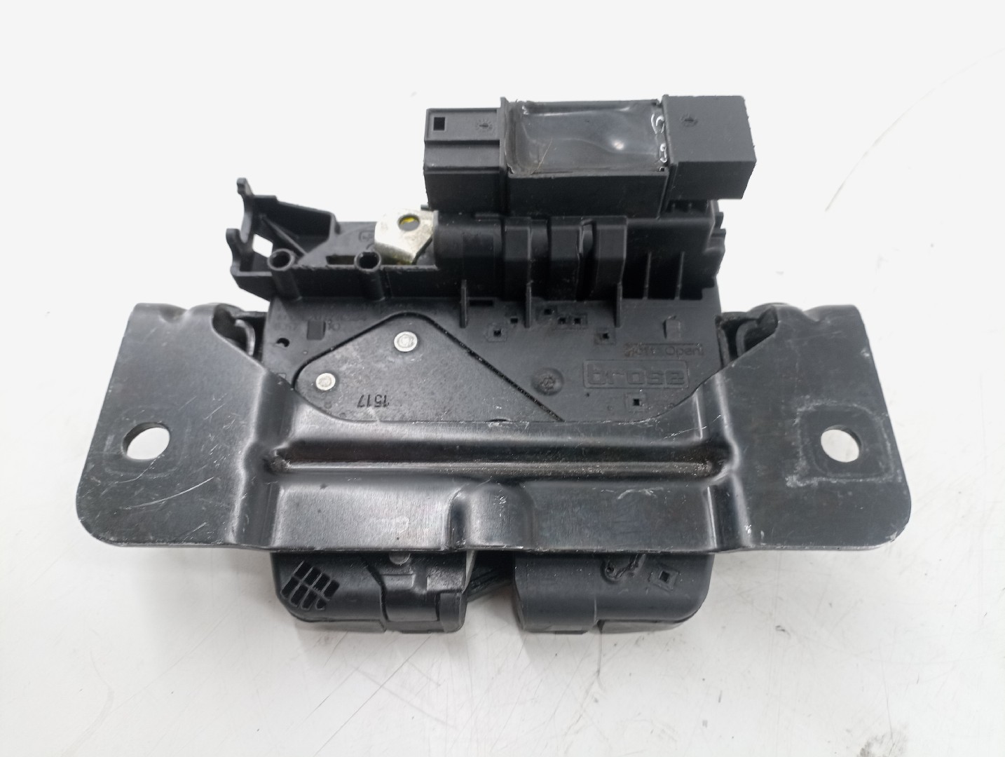 Fecho da Mala BMW 5 (F10) | 09 - 16 Imagem-1