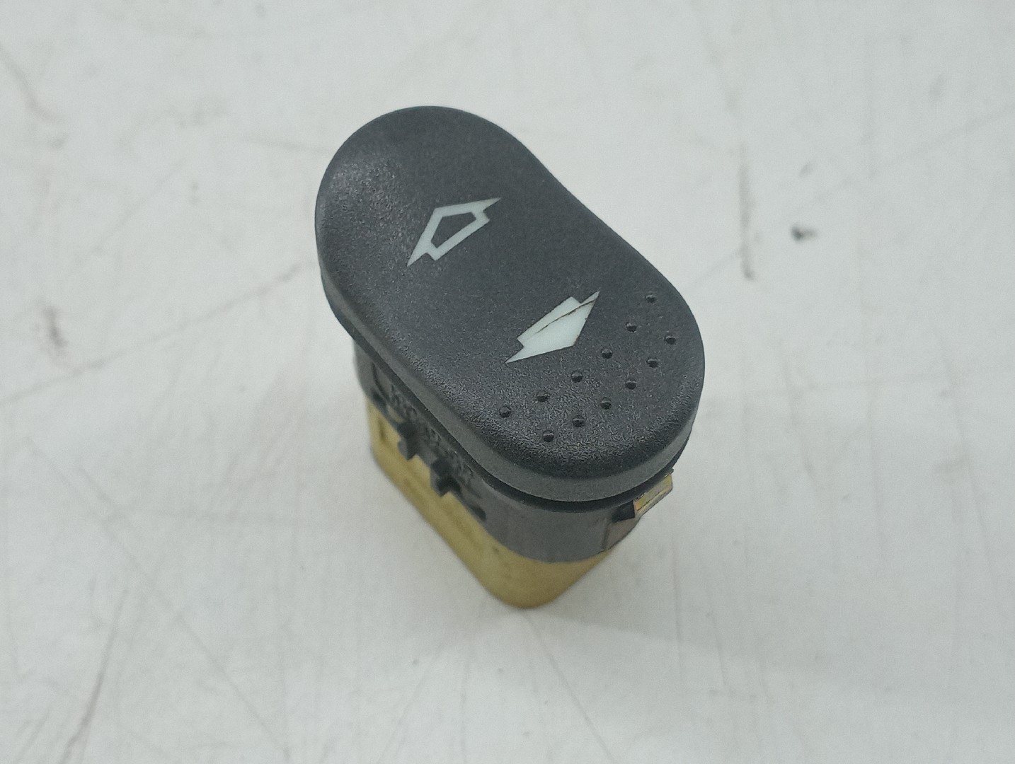 Comutador de vidro frente esquerdo FORD FOCUS (DAW, DBW) | 98 - 09 Imagem-1