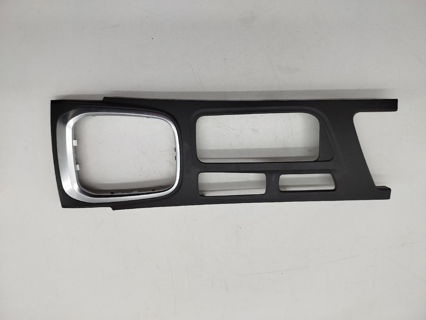 Moldura de consola central RENAULT MEGANE IV Hatchback (B9A/M/N_) | 15 - 