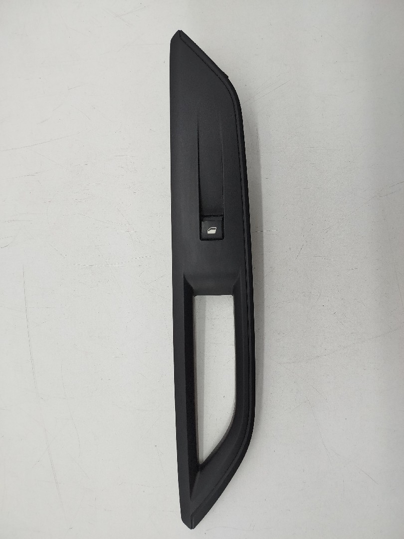 Comutador de vidro frente direito PEUGEOT 3008 SUV (M_) | 16 - 