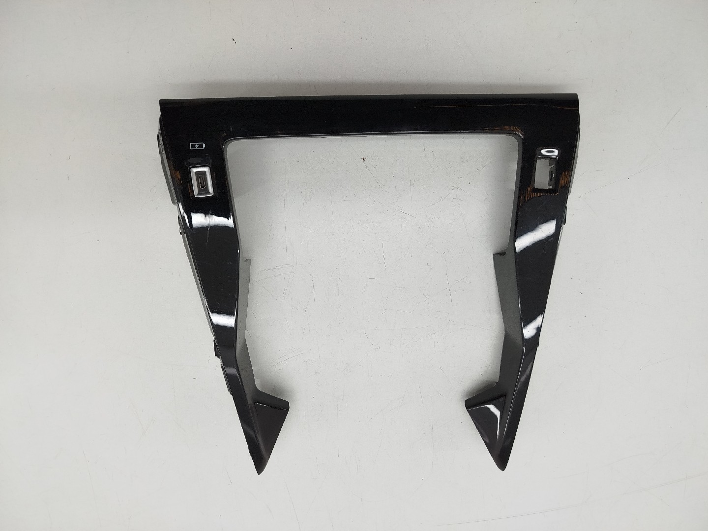 Moldura de consola central PEUGEOT 2008 II (U_) | 19 - 