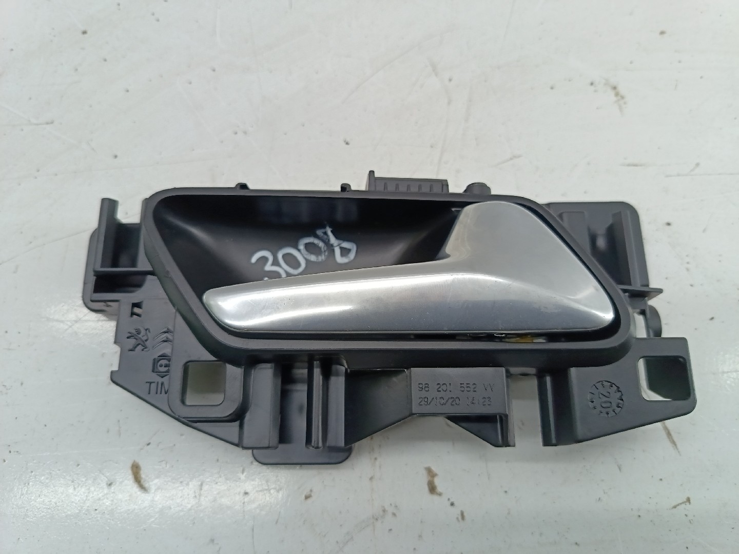 Puxador interior de porta traseira direita PEUGEOT 3008 SUV (M_) | 16 - 