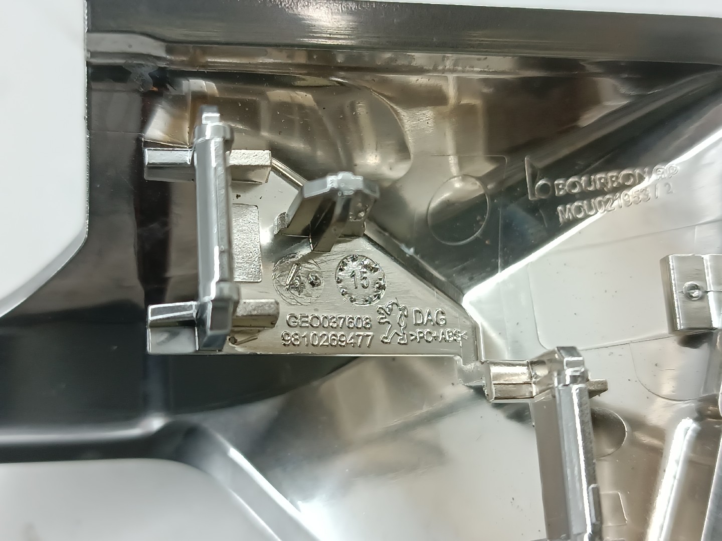 Acabamento de Tablier PEUGEOT 3008 SUV (M_) | 16 -  Imagem-2